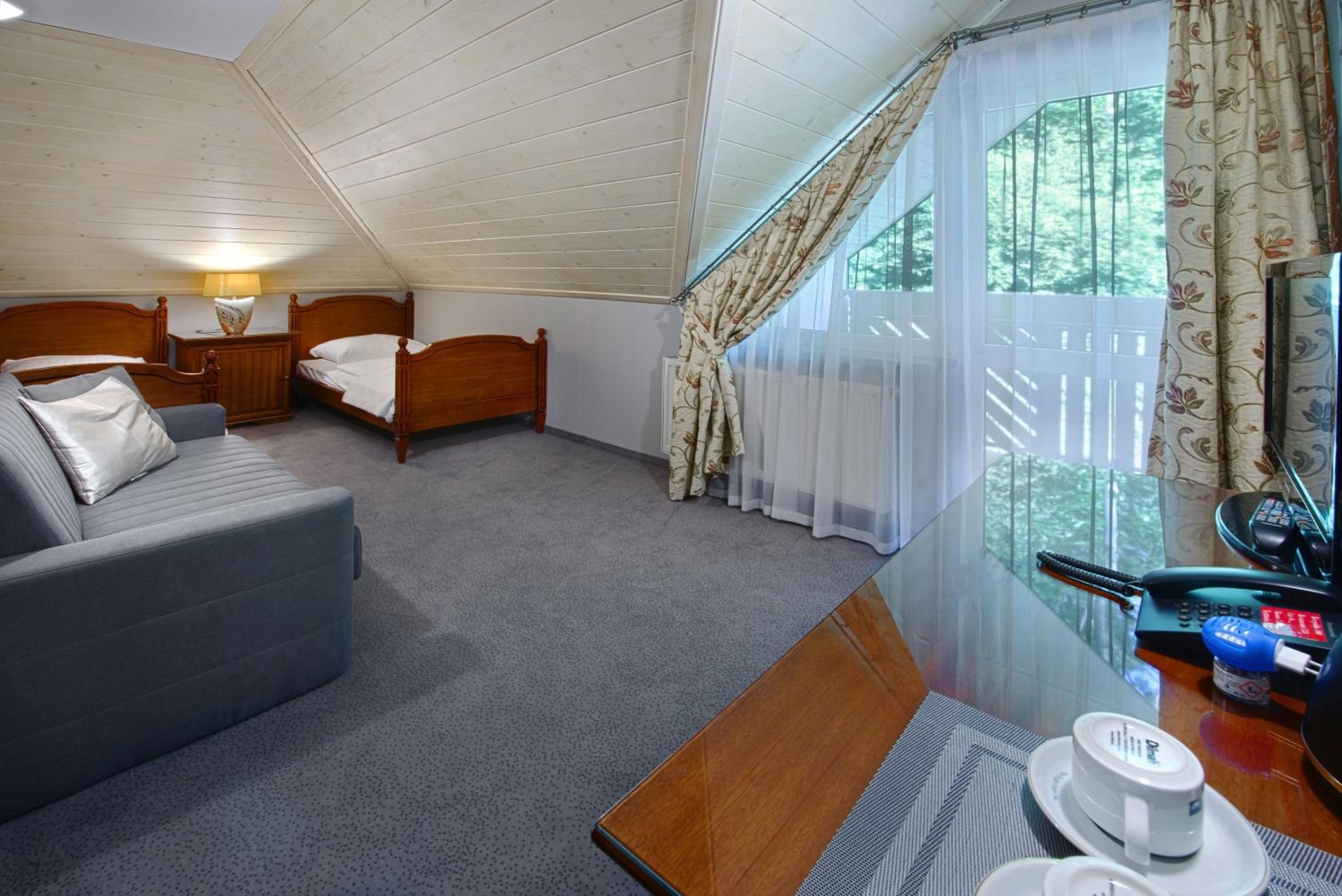 Twin Room - Photo 2