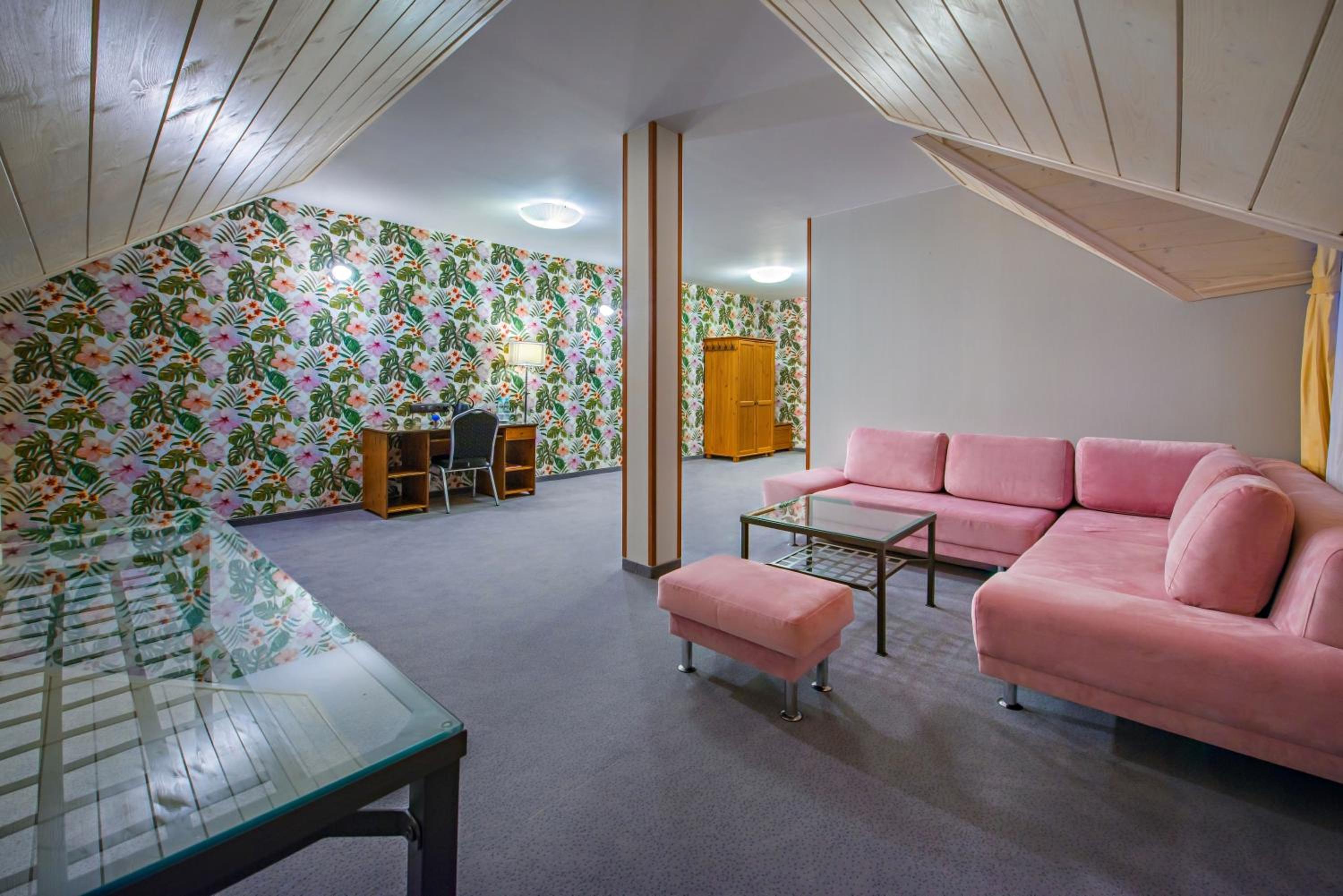 Superior Suite - Photo 3