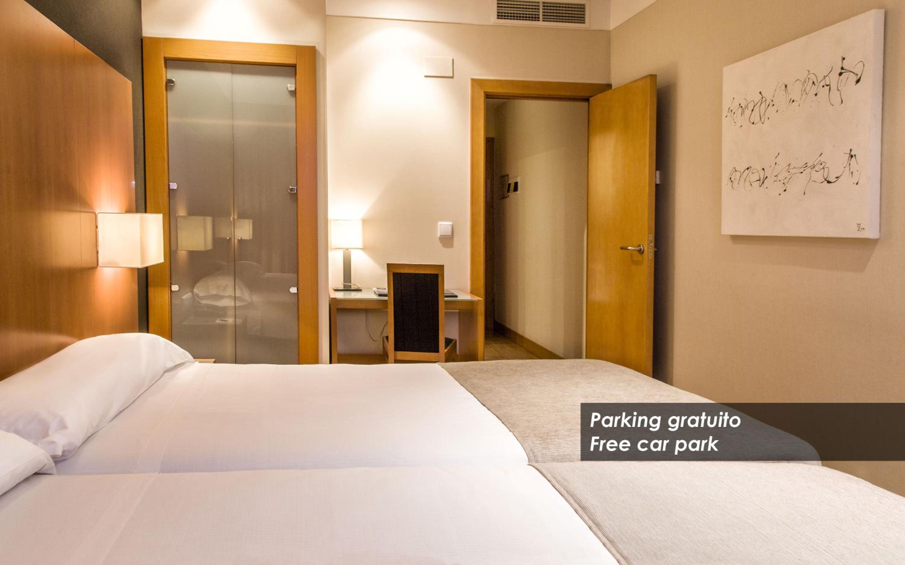 Double or Twin Room (1-2 People) - Photo 1