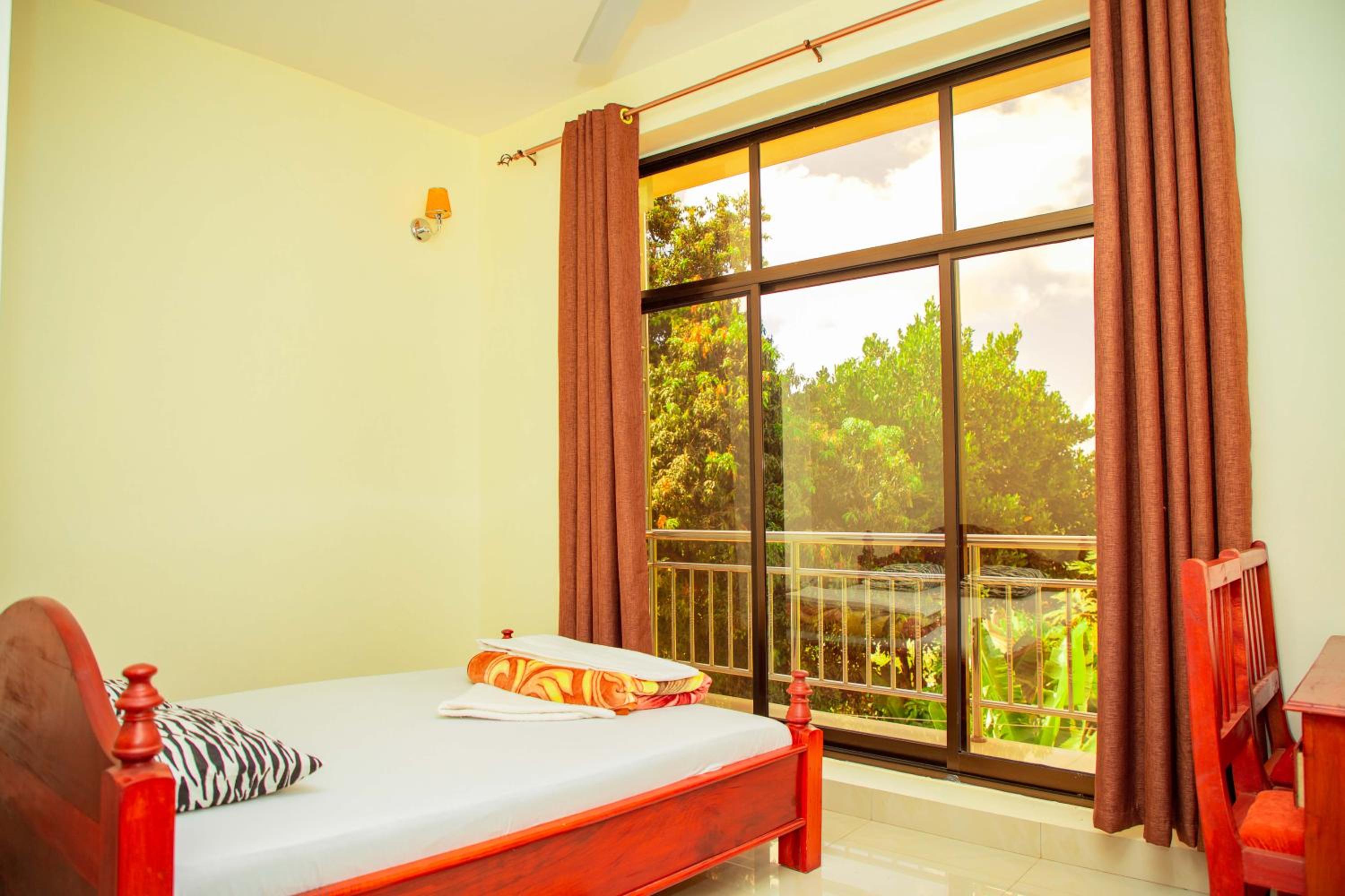 Large Single Room photo 1