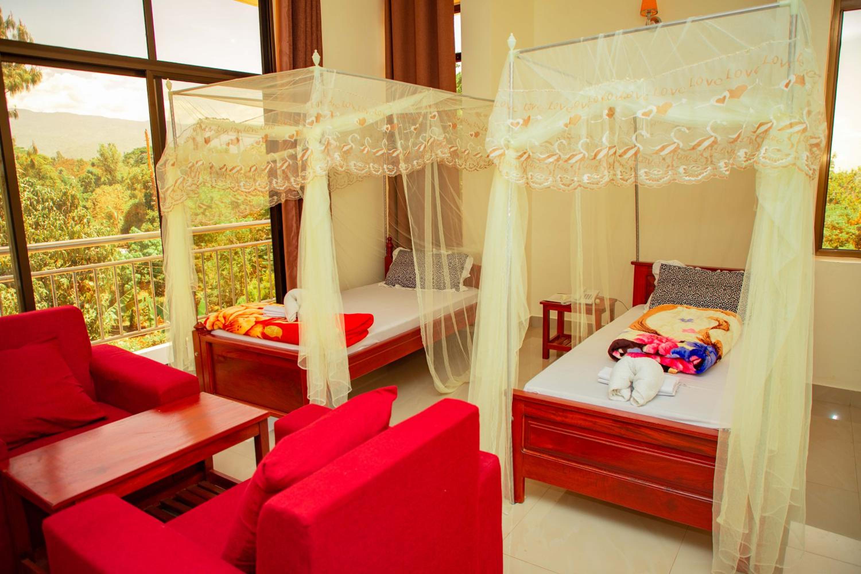 Budget Twin Room - Photo 22