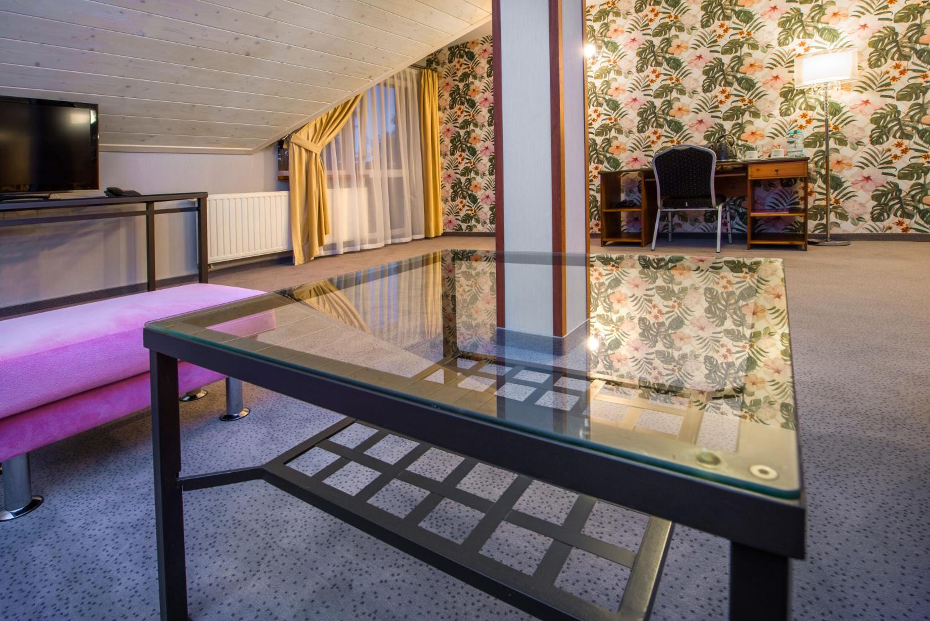 Superior Suite - Photo 6