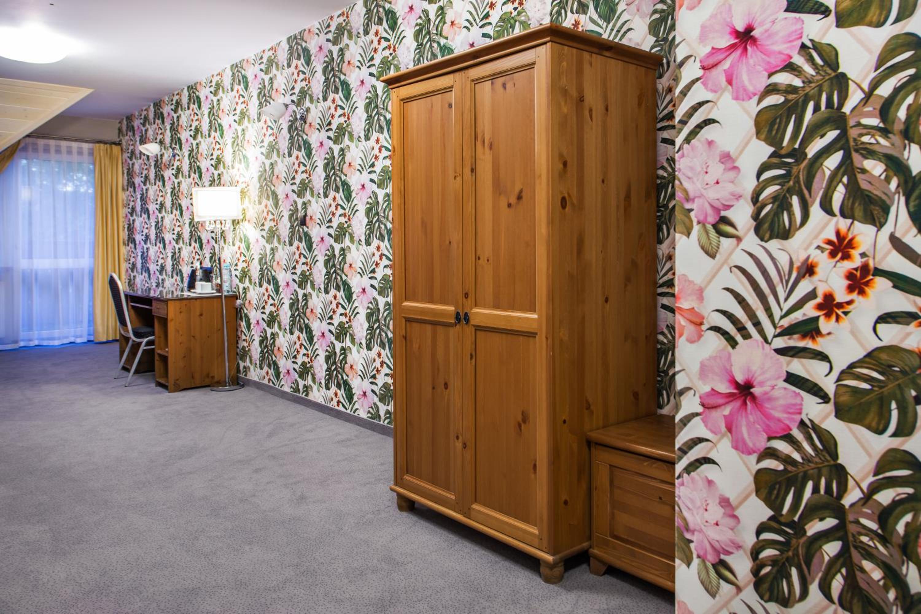 Superior Suite - Photo 8