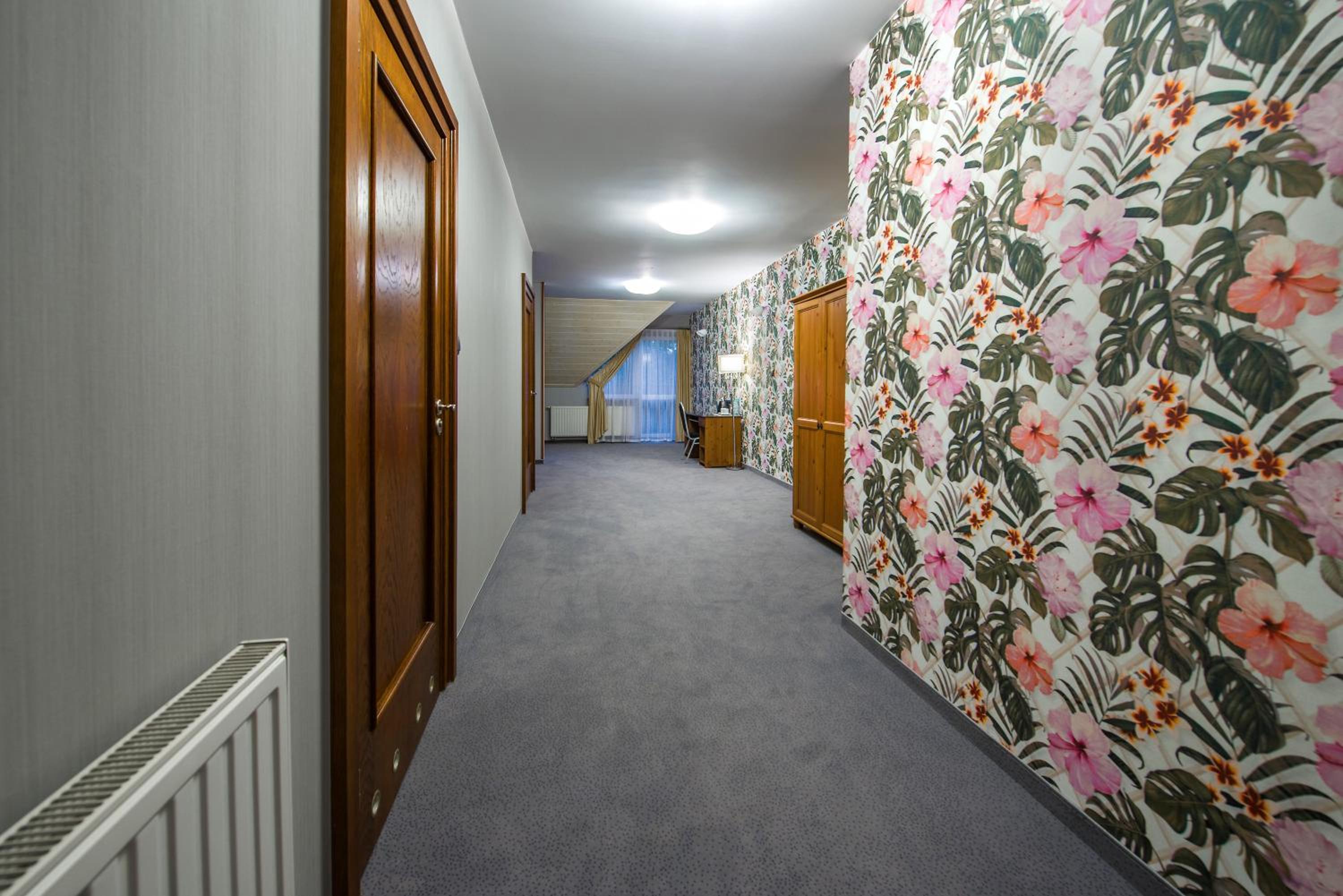 Superior Suite - Photo 9