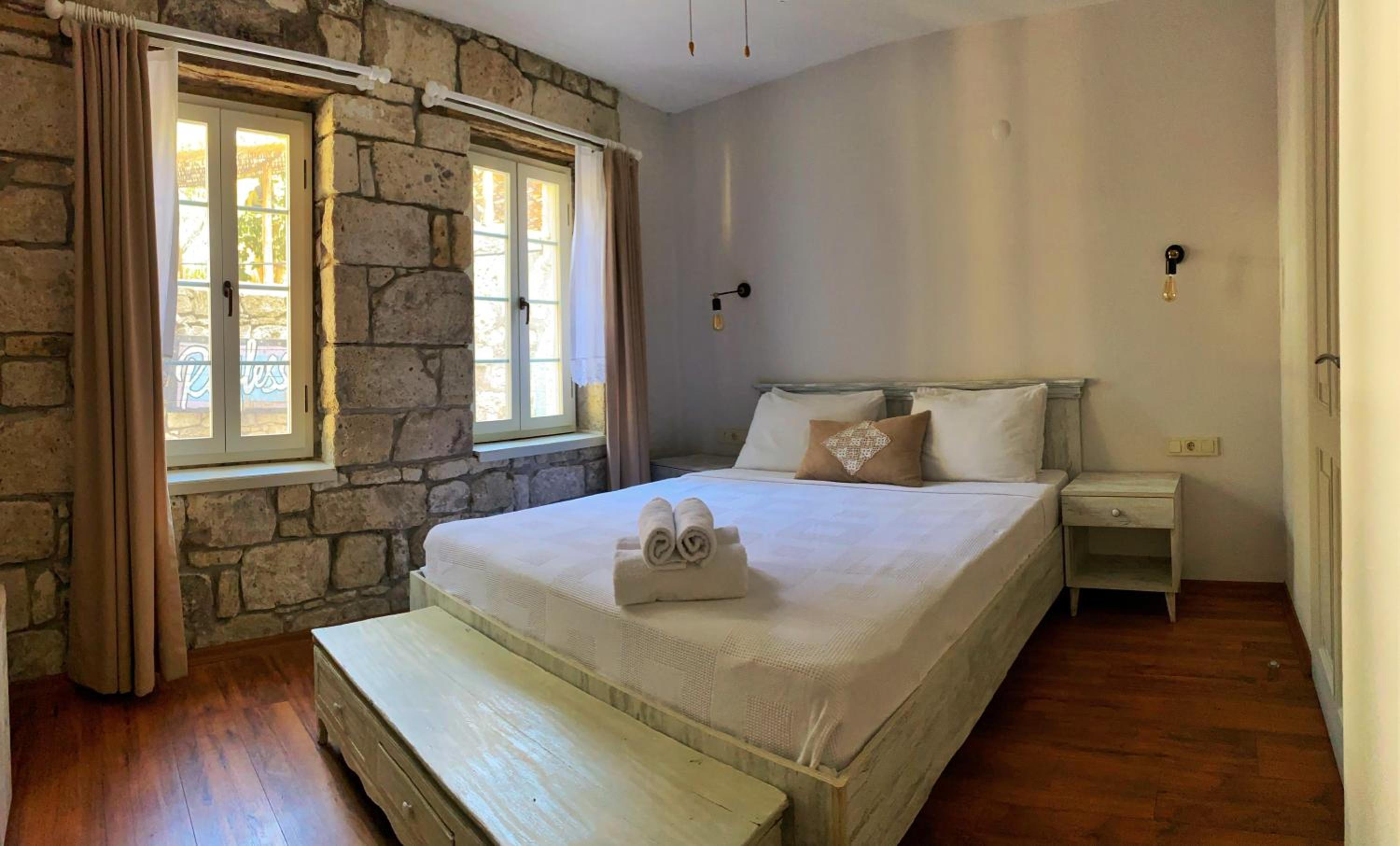 Deluxe Room - Photo 1