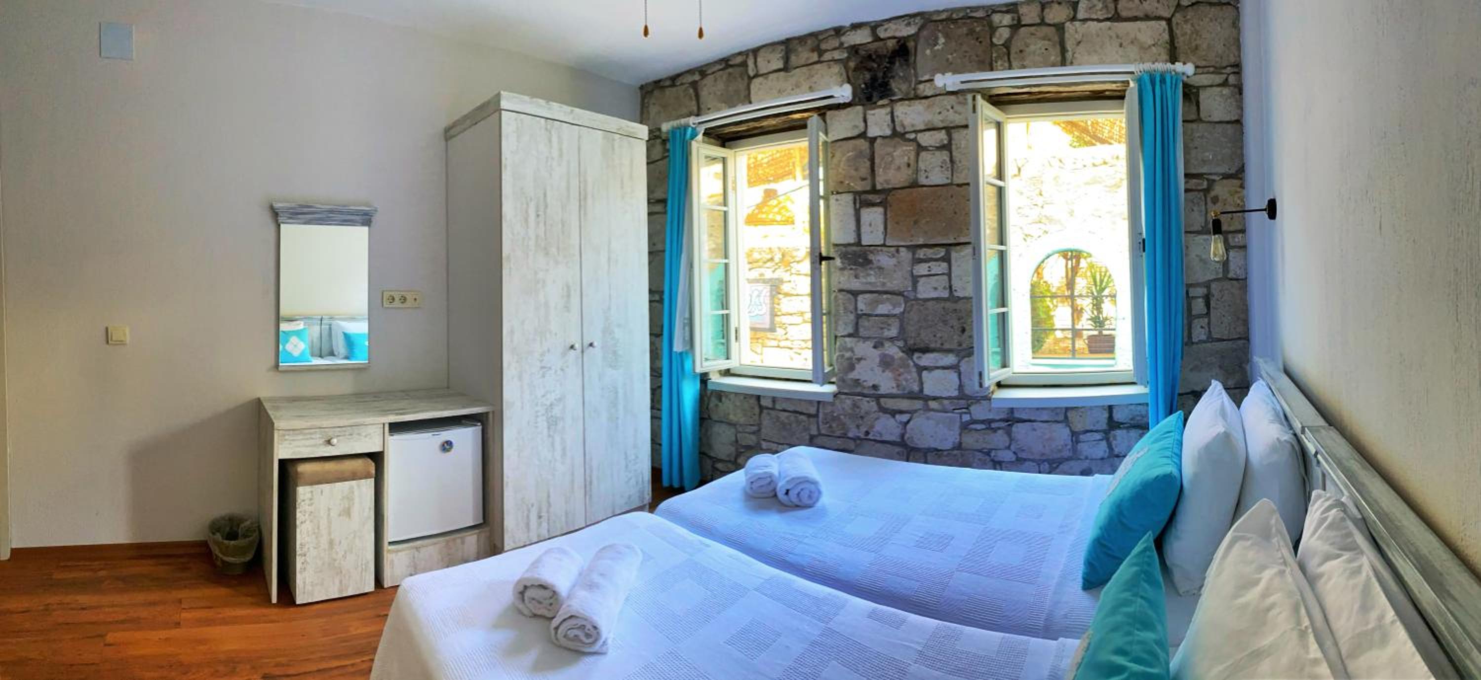 Deluxe Room - Photo 2