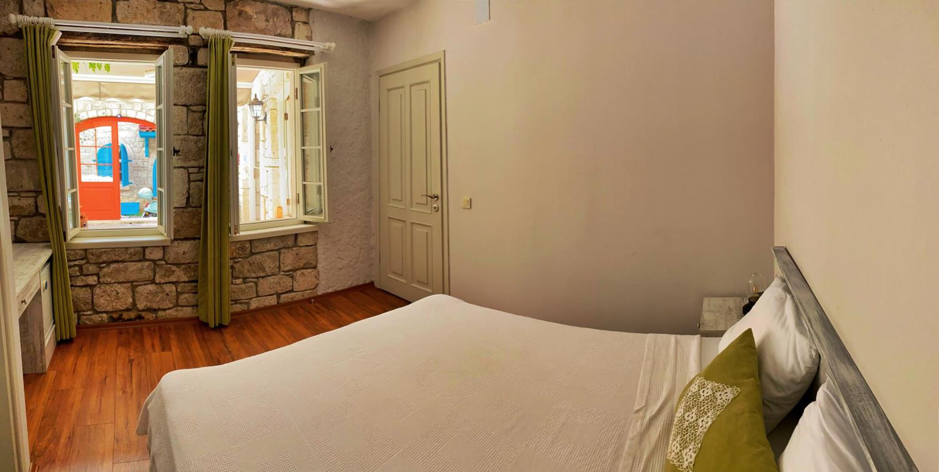 Economy Double Room - Photo 5