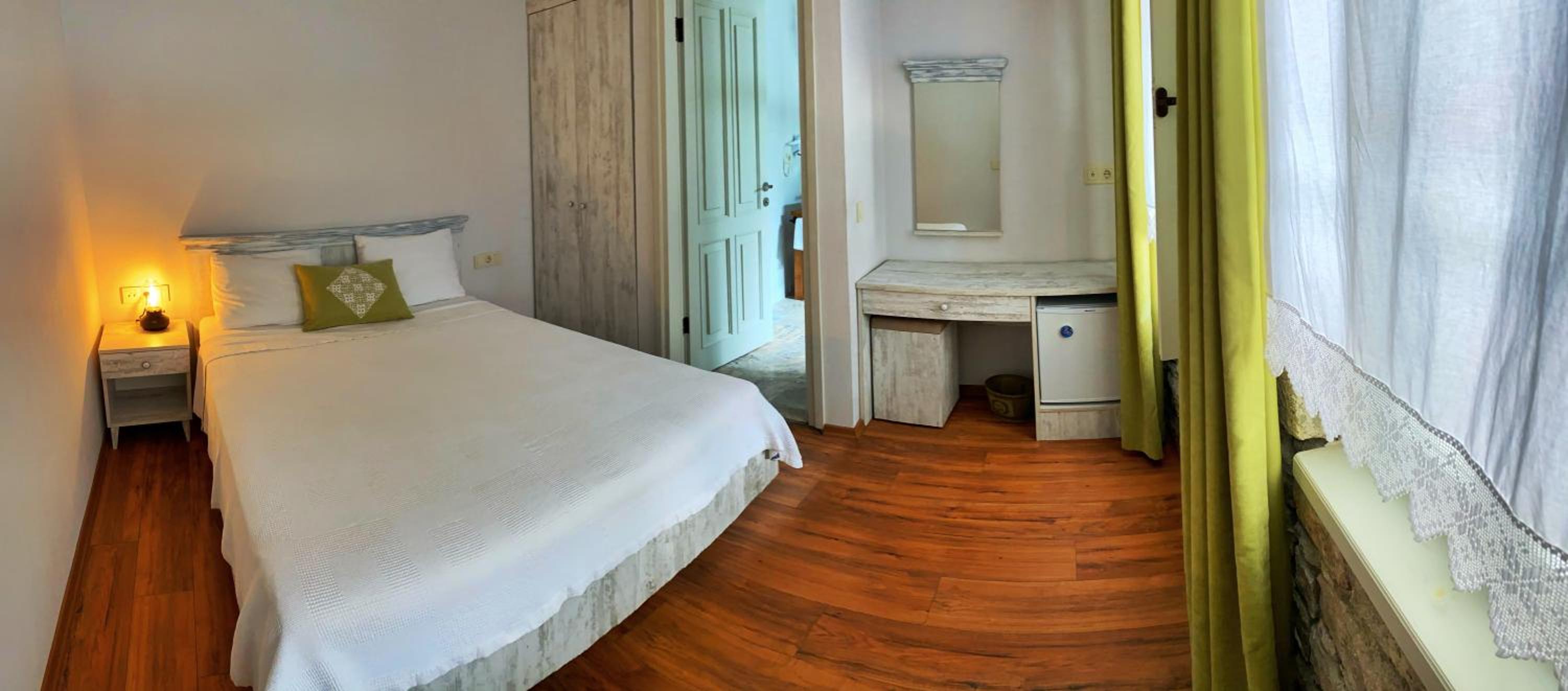 Economy Double Room - Photo 4