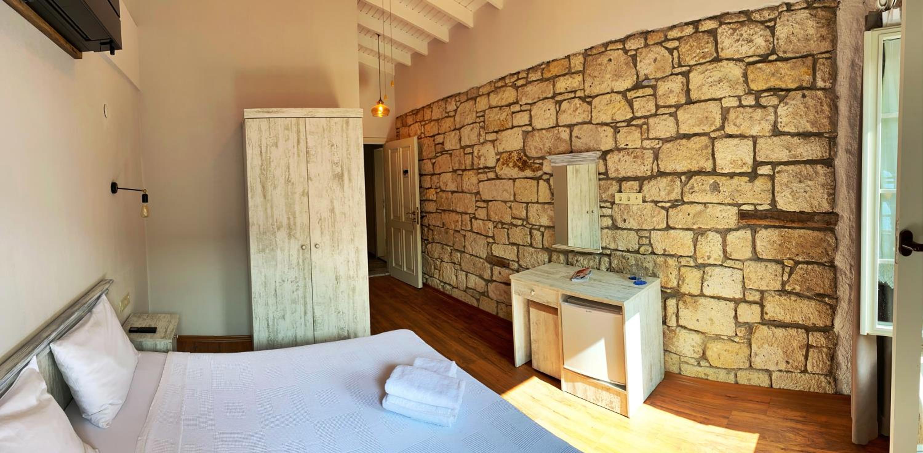 Deluxe Triple Room - Photo 2