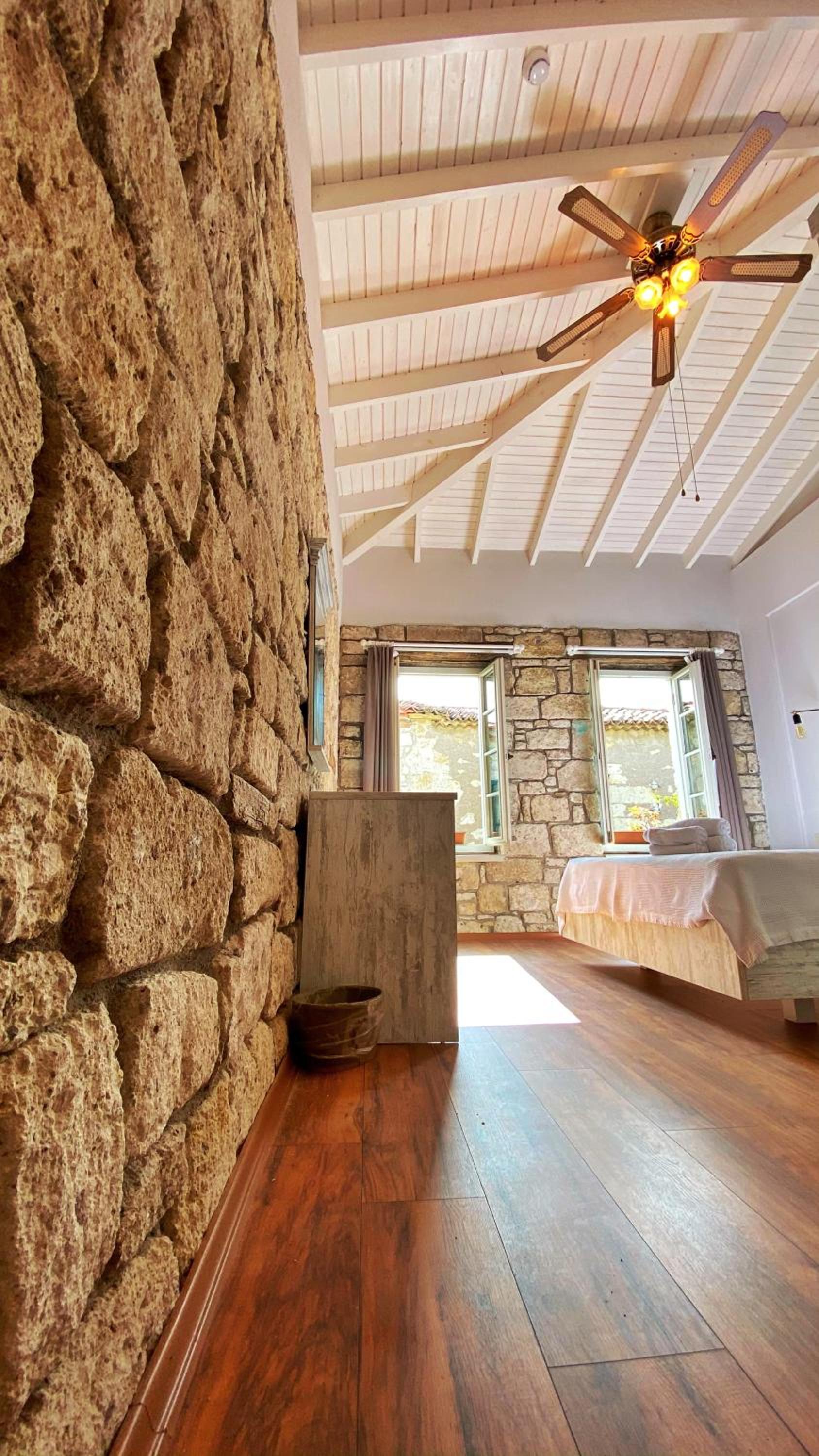 Deluxe Triple Room - Photo 10