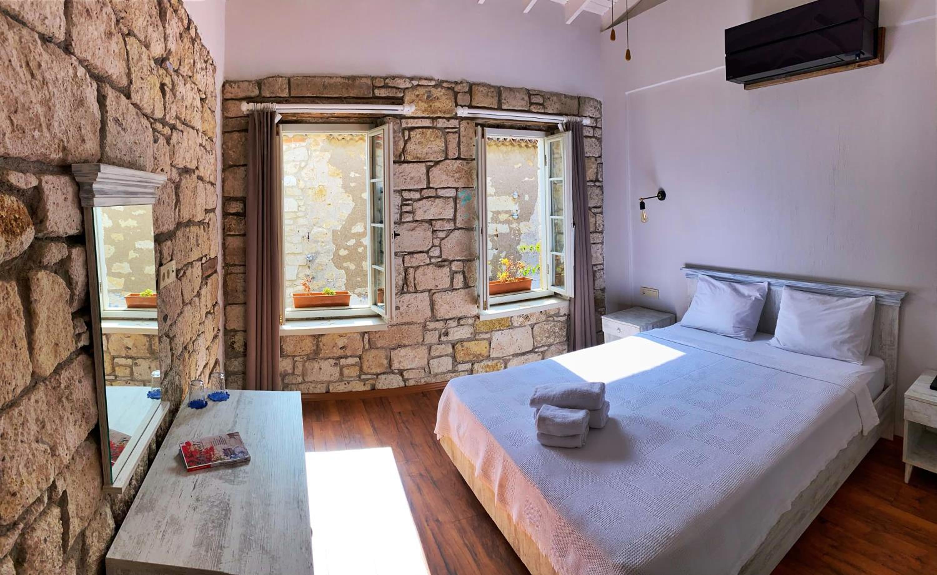 Deluxe Triple Room - Photo 3