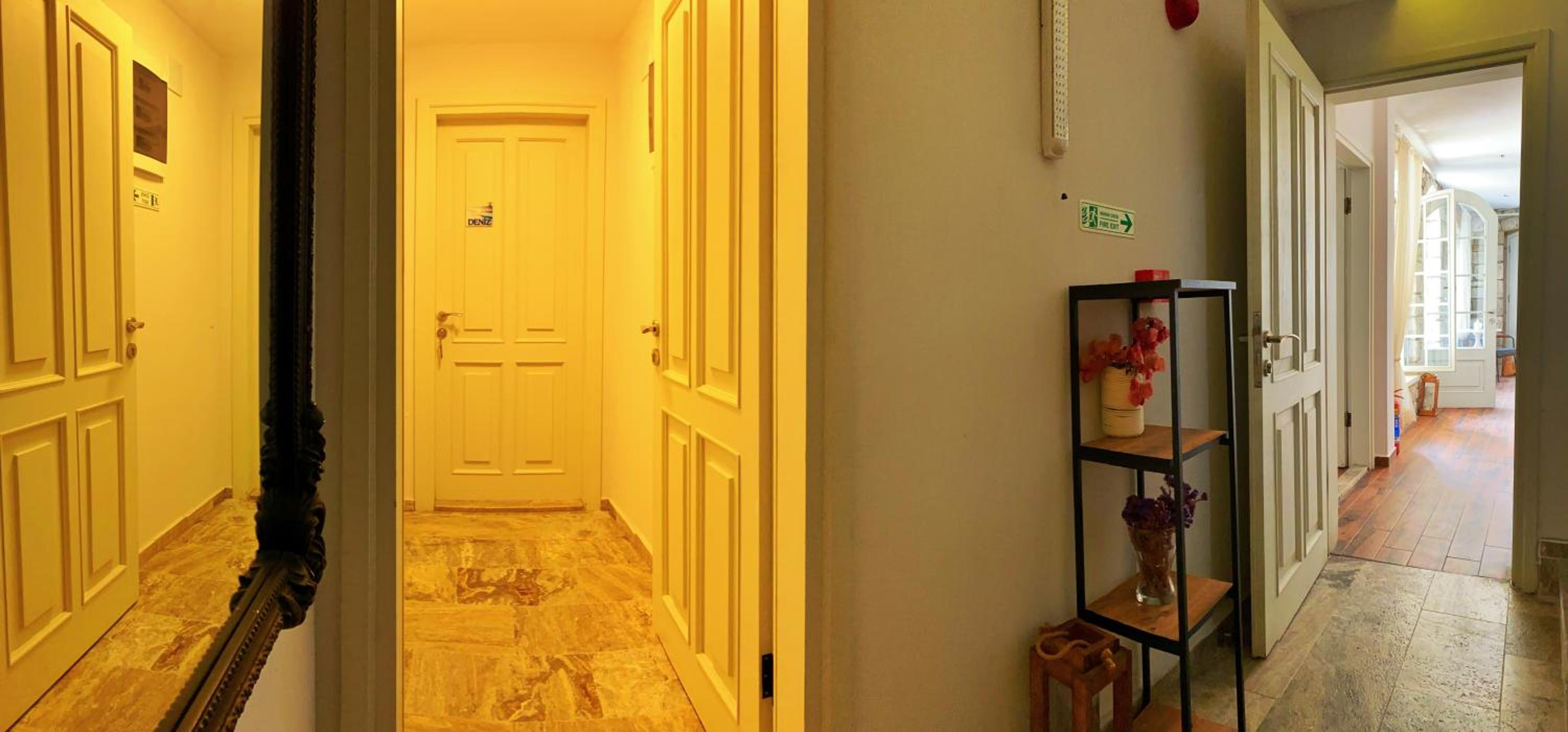 Deluxe Room - Photo 9