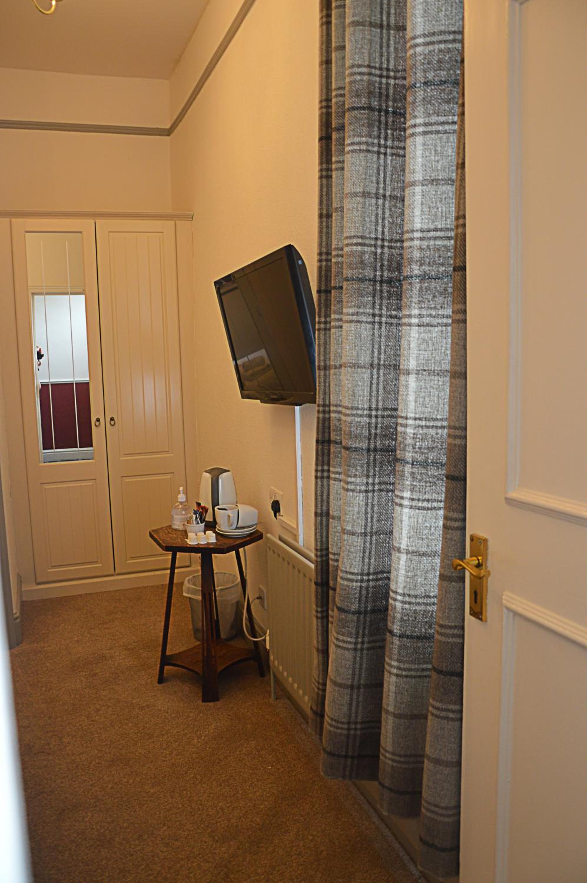 Deluxe King Room photo 2