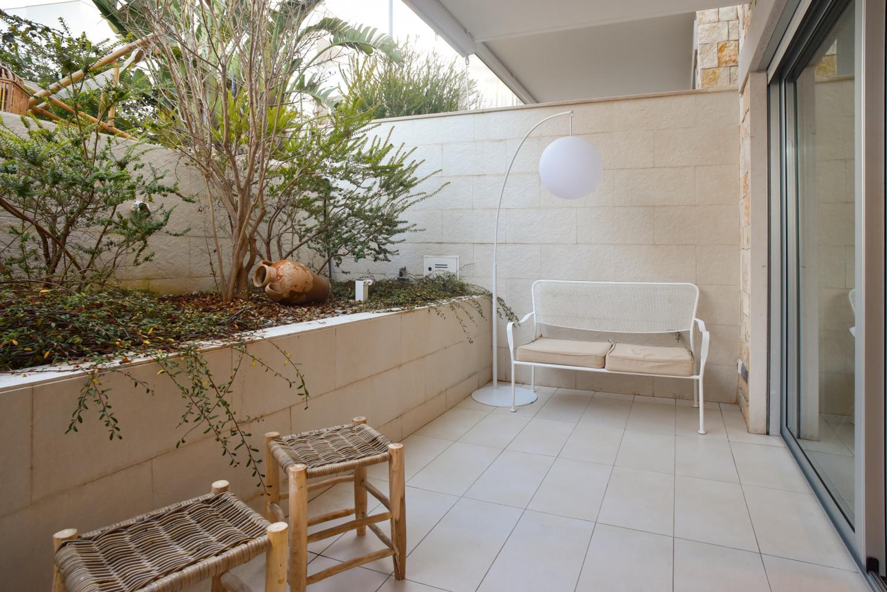 Two-Bedroom Apartment - Photo 24