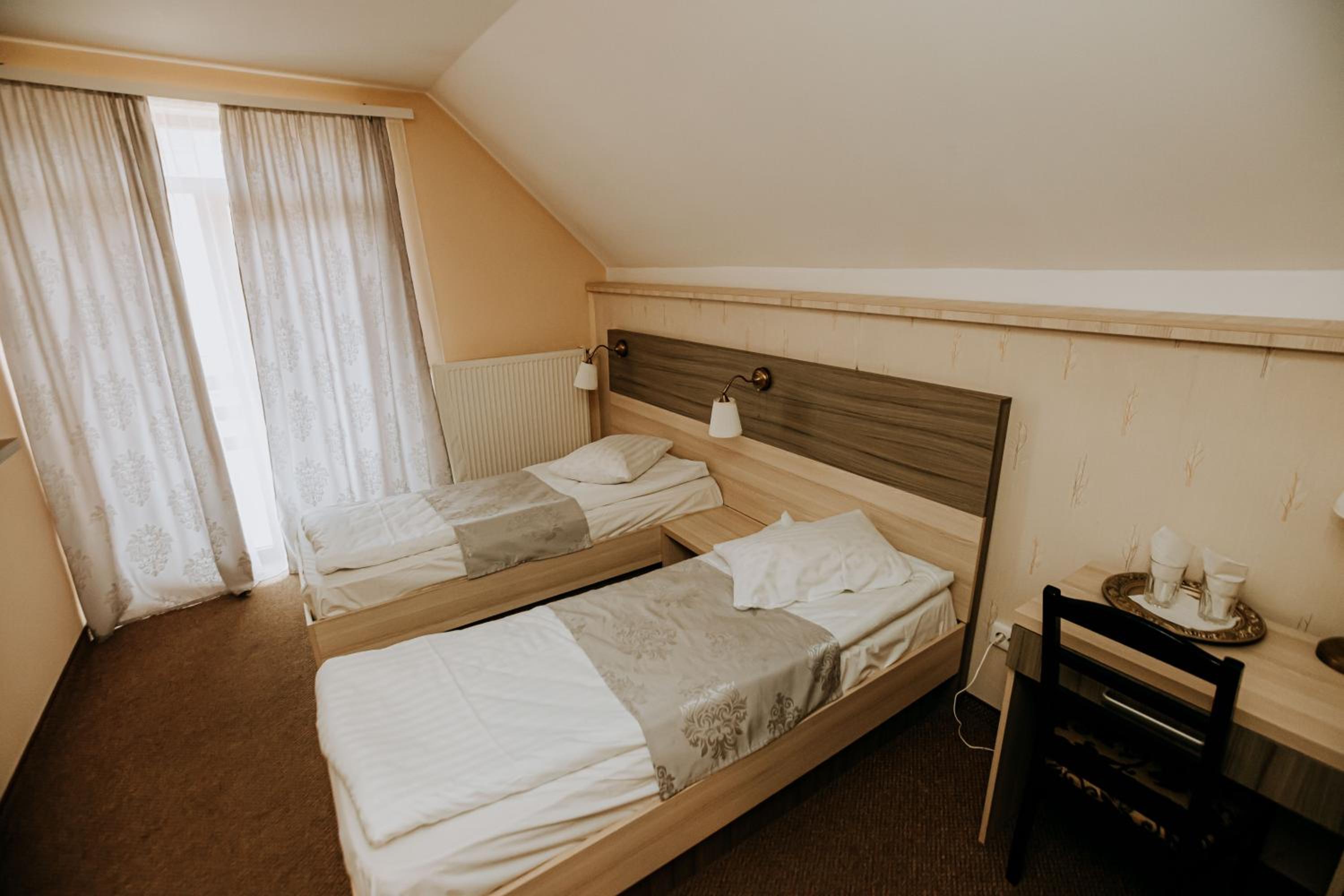 Double or Twin Room with Lake View photo 1