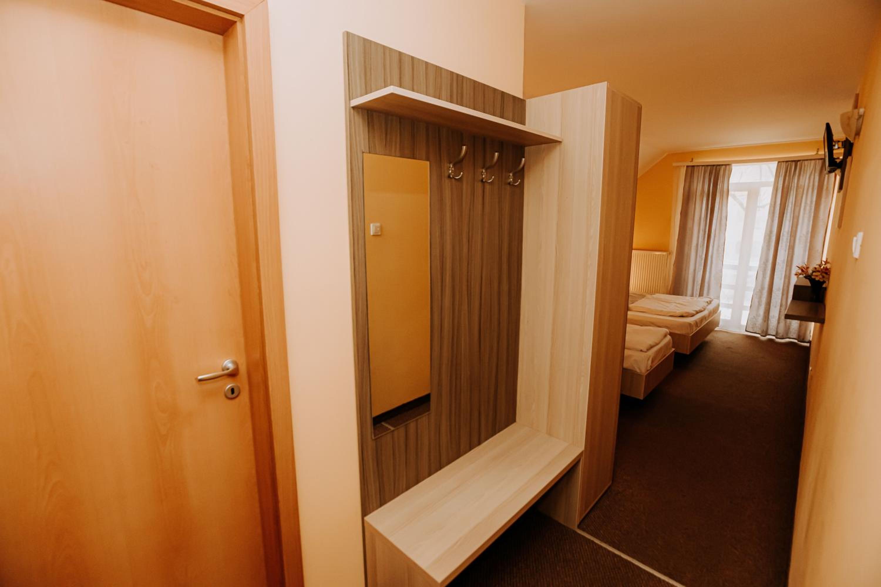 Triple Room photo 2