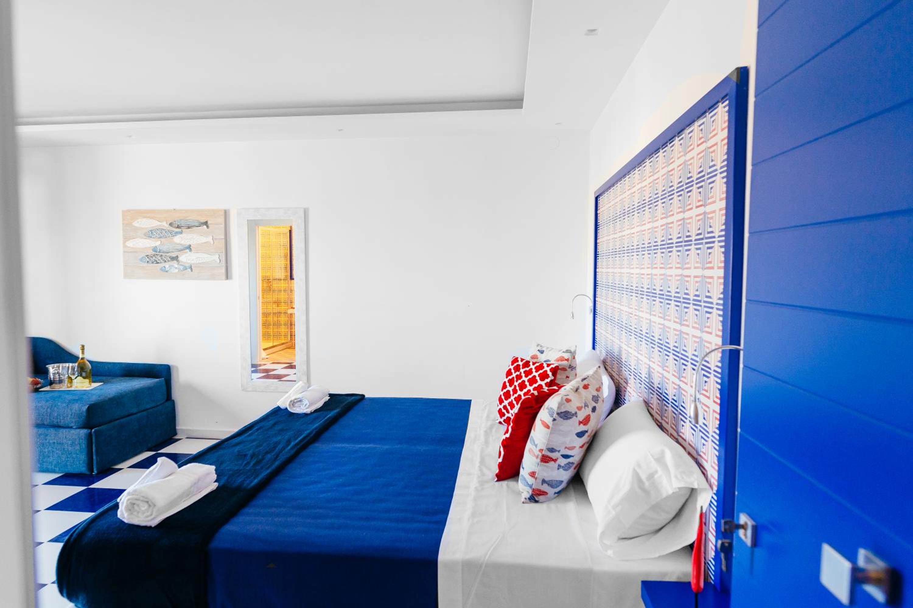 Deluxe Family Room - Photo 12