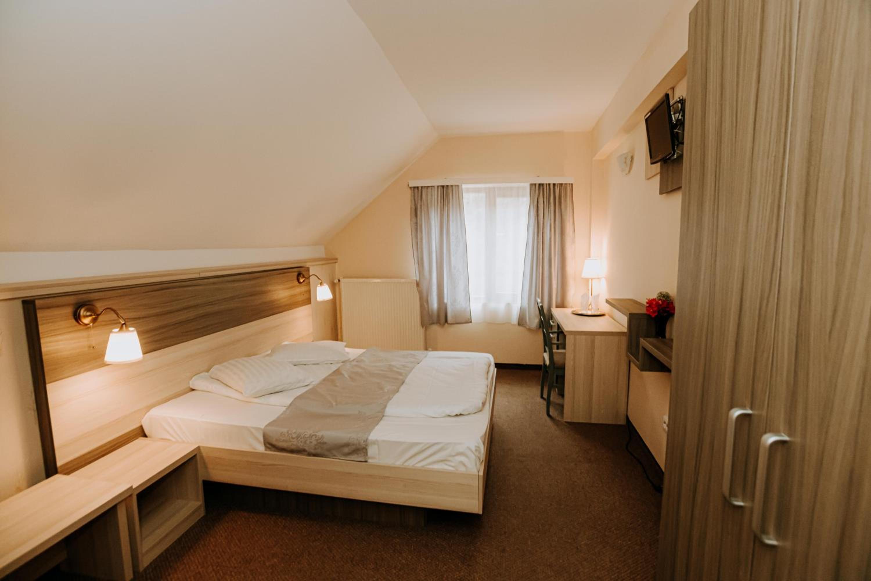 Large Single Room photo 3