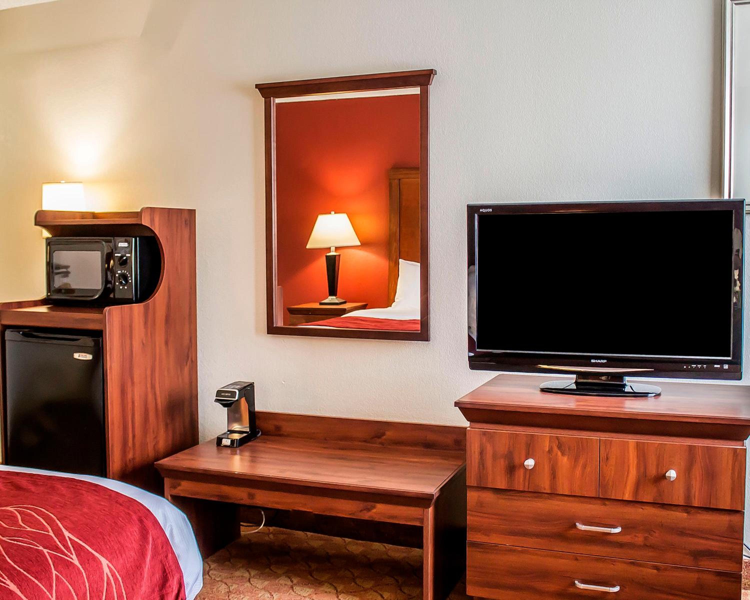 Queen Room - Accessible/Nonsmoking - Photo 1