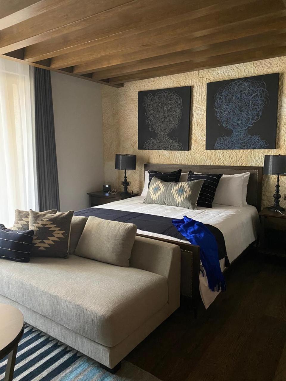 Deluxe Suite with Spa Bath photo 3