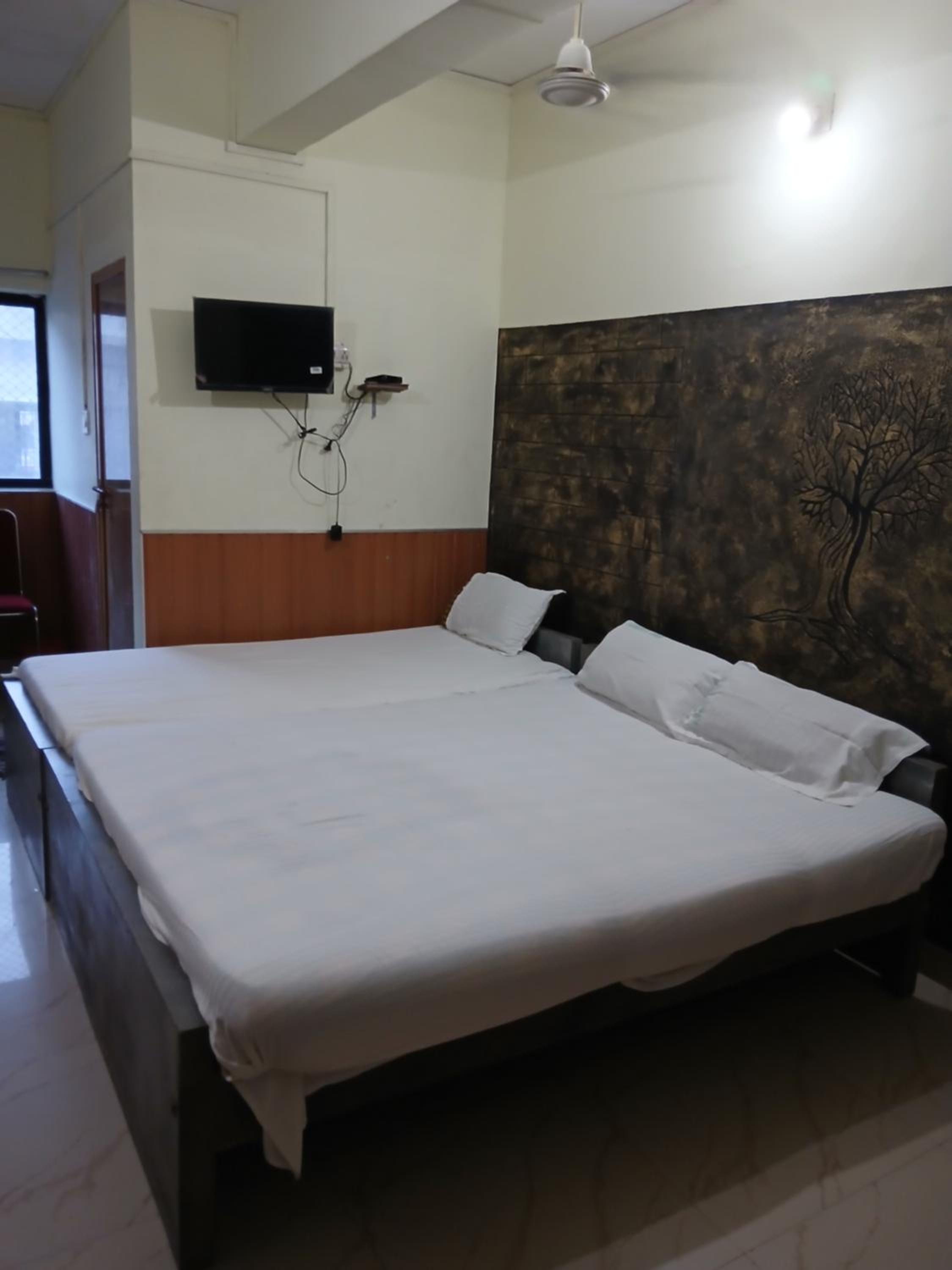 Basic Triple Room