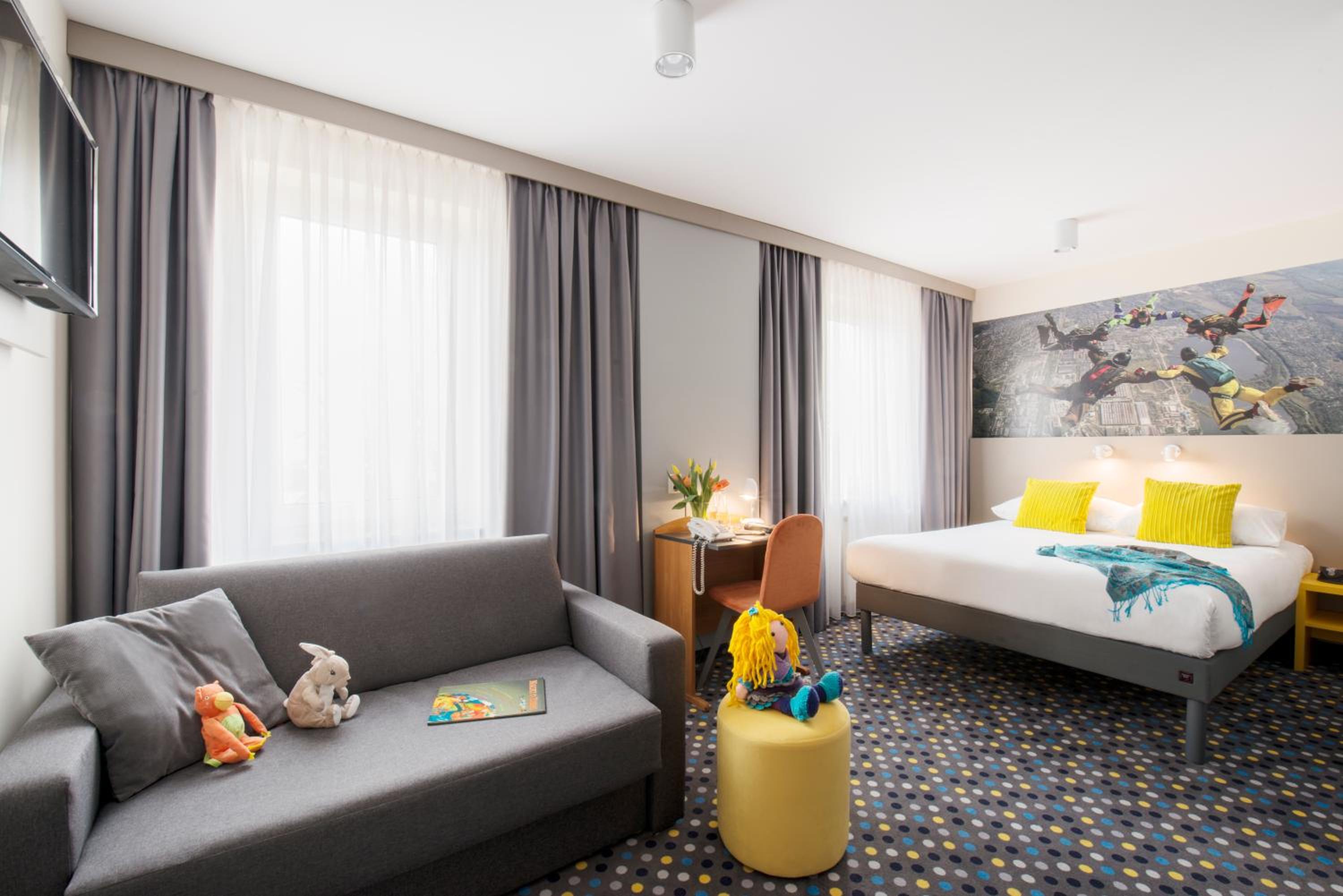 Standard Double Room with Sofa Bed - Photo 1