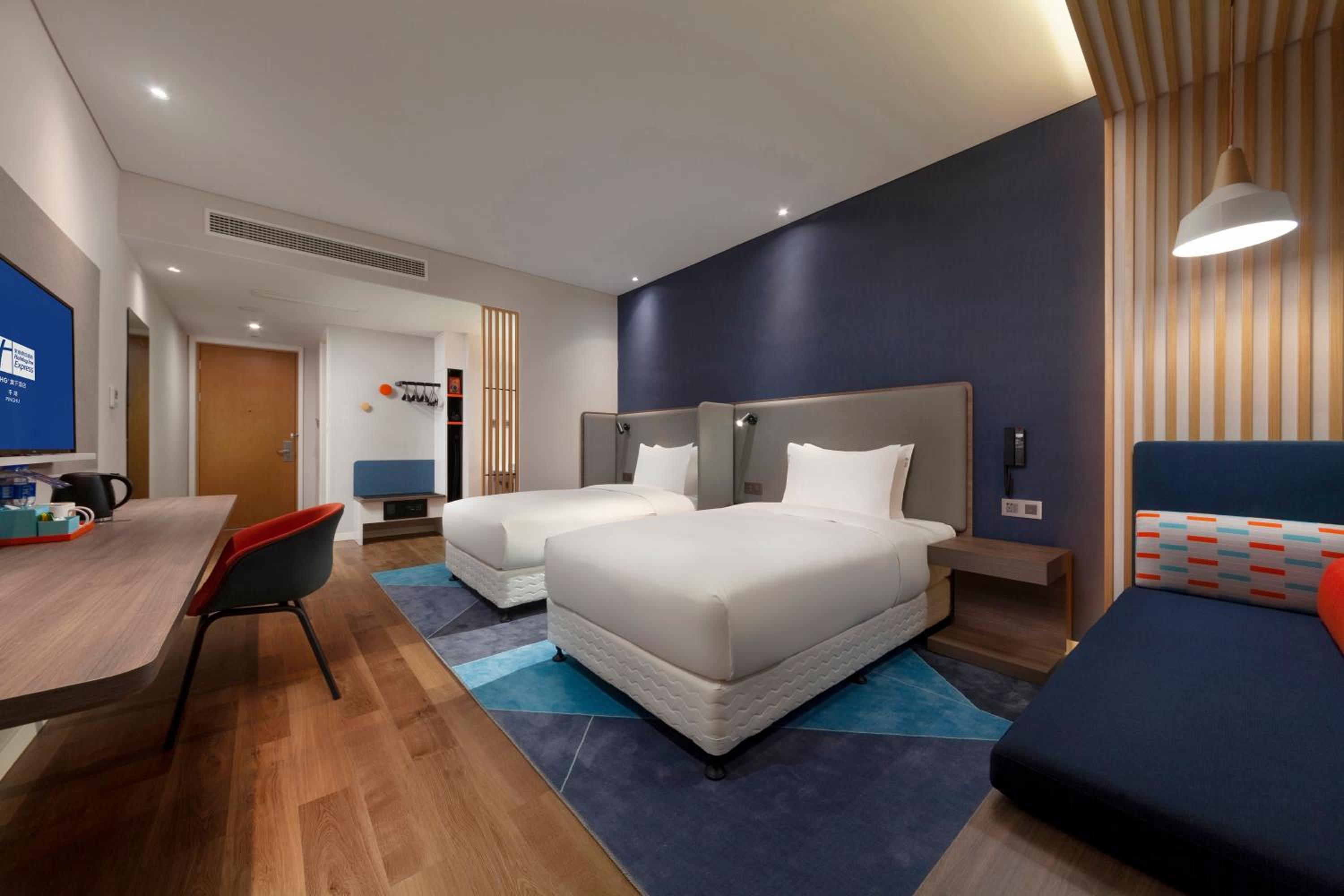 Standard Twin Room with Garden View - Photo 3