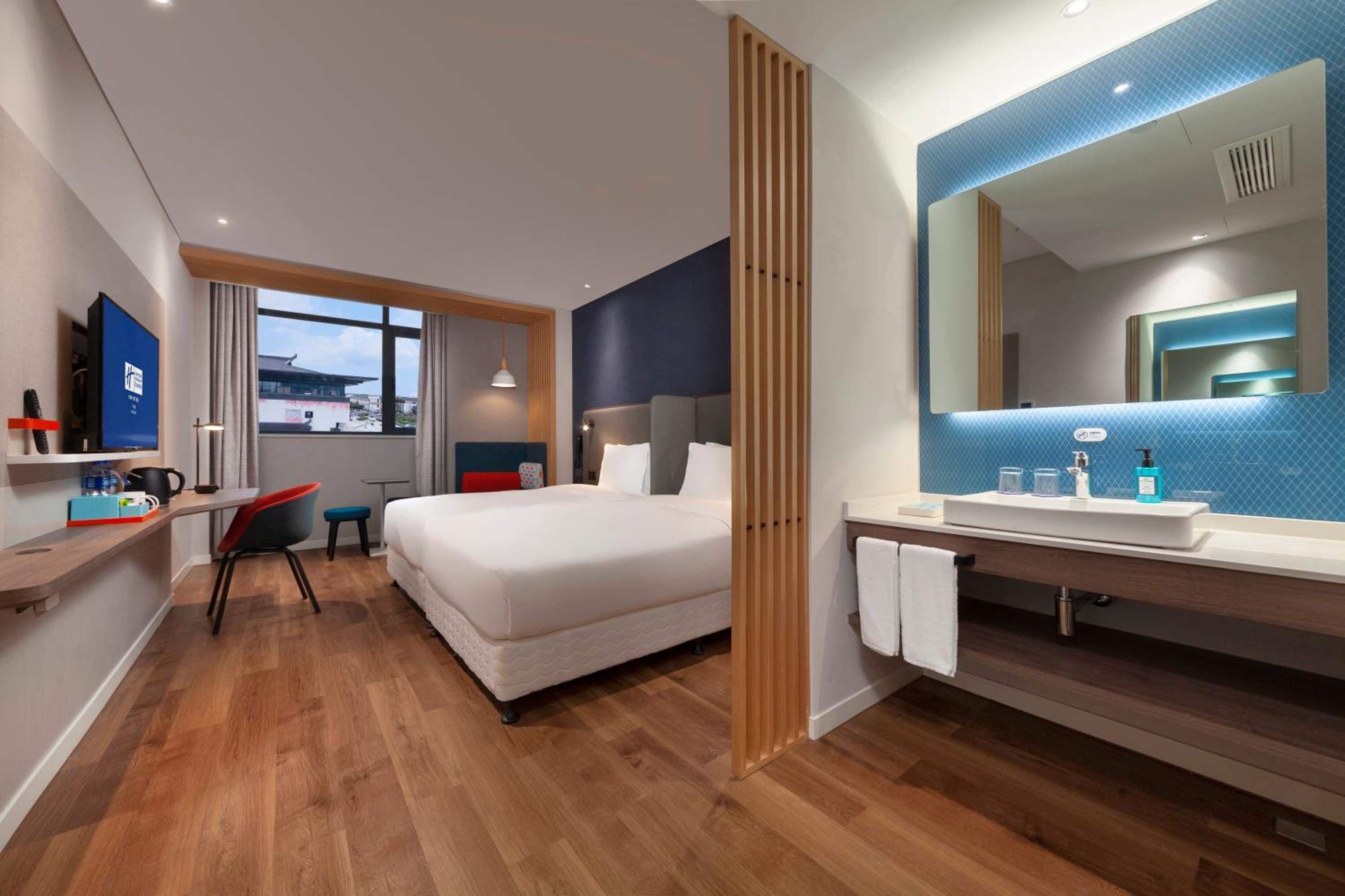 Standard Twin Room - Photo 5