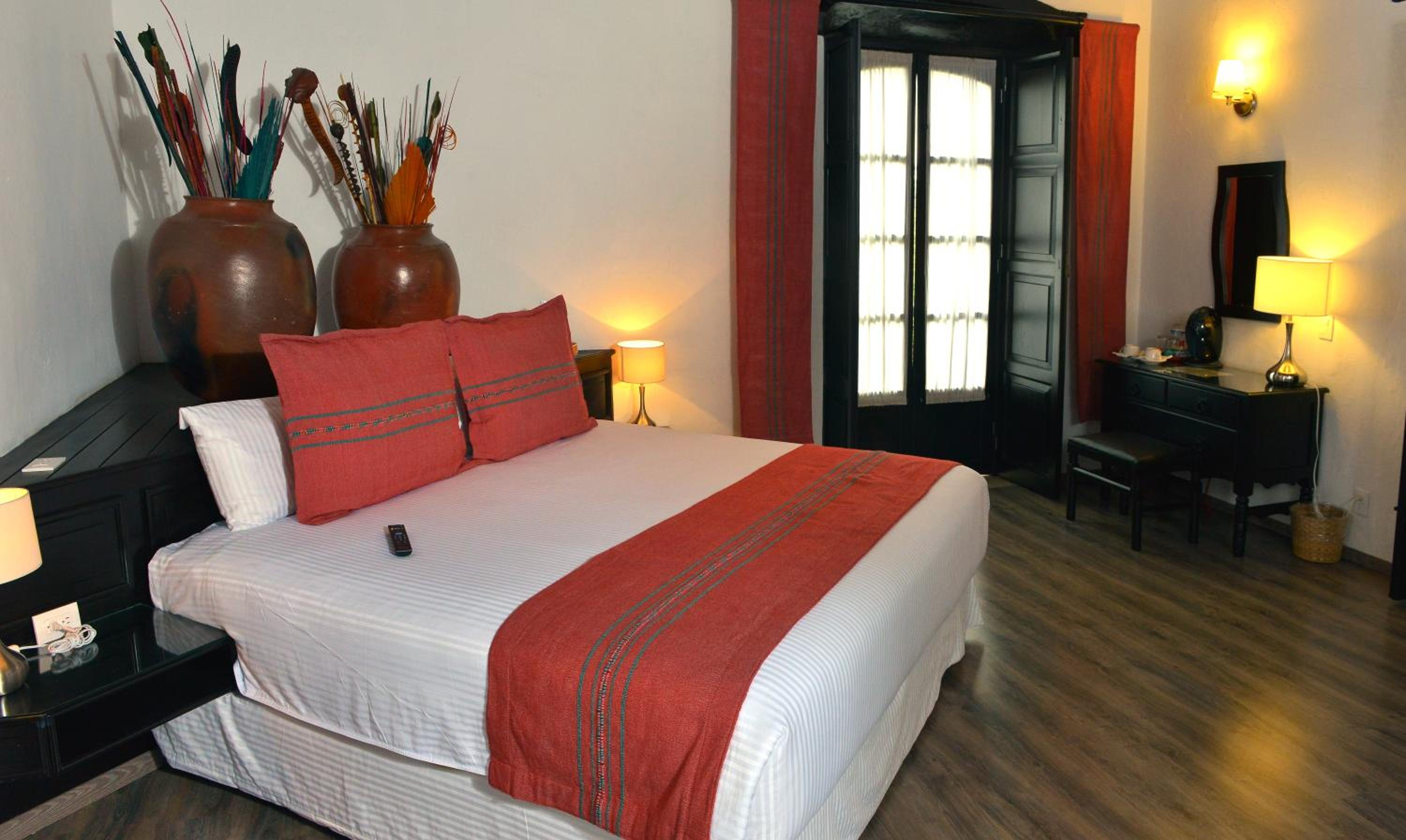 Junior King Suite - Photo 3