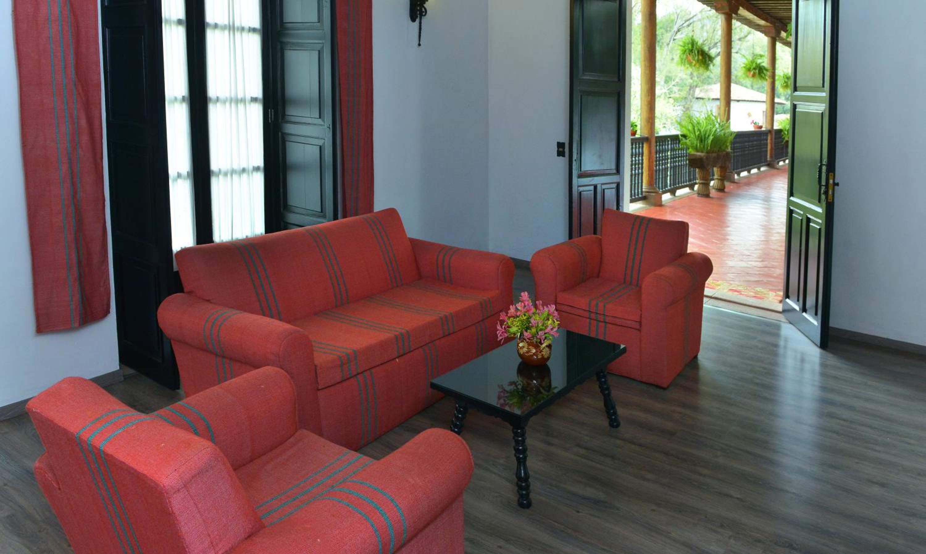 Junior King Suite - Photo 4
