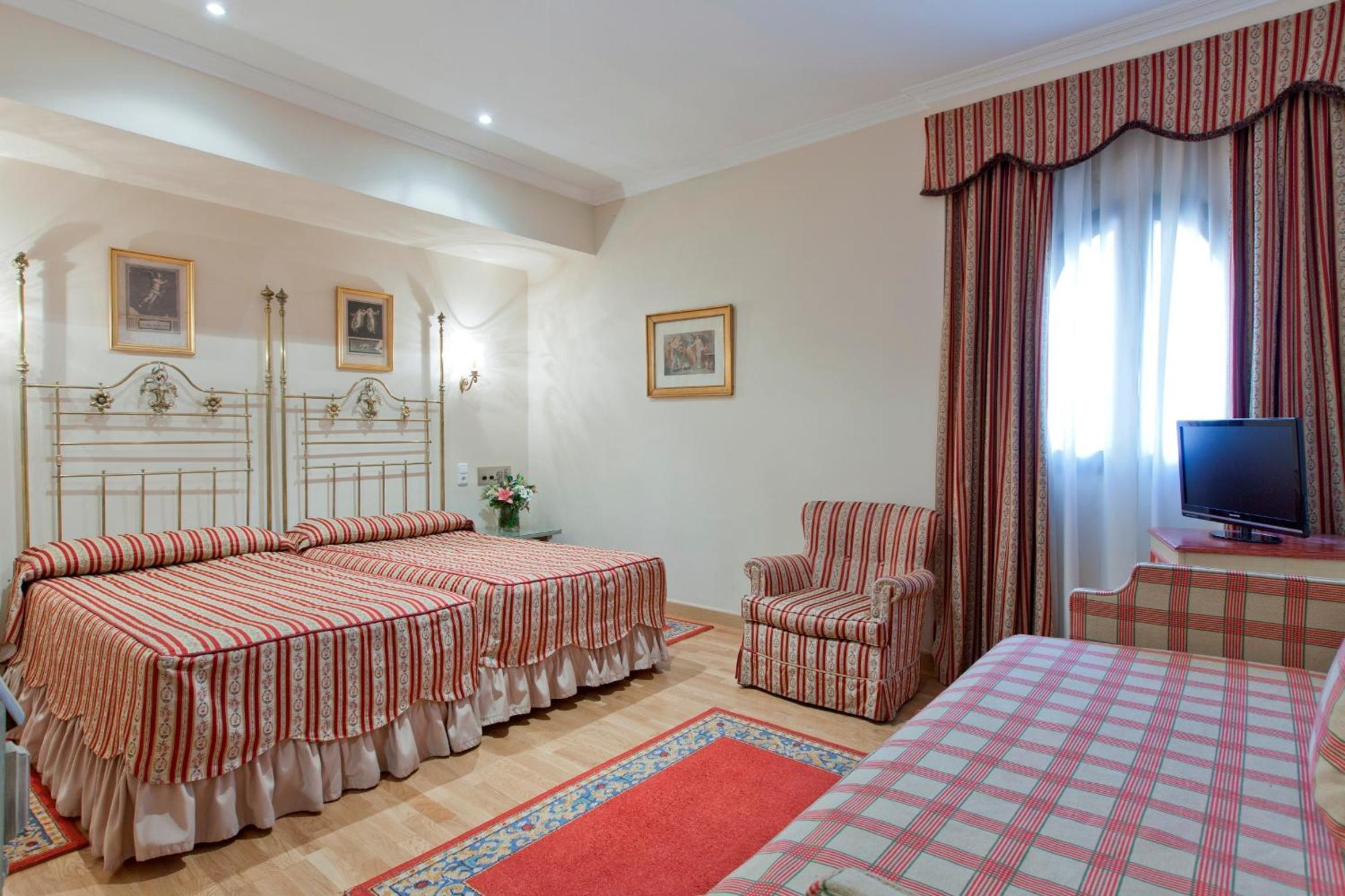 Habitación Doble o con Dos Camas con Cama Adicional