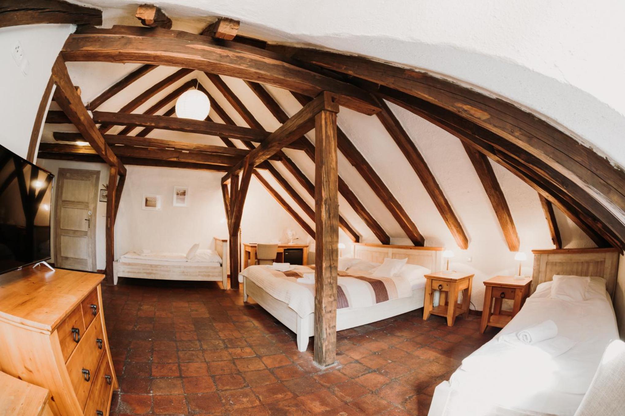Quadruple Room - Photo 2