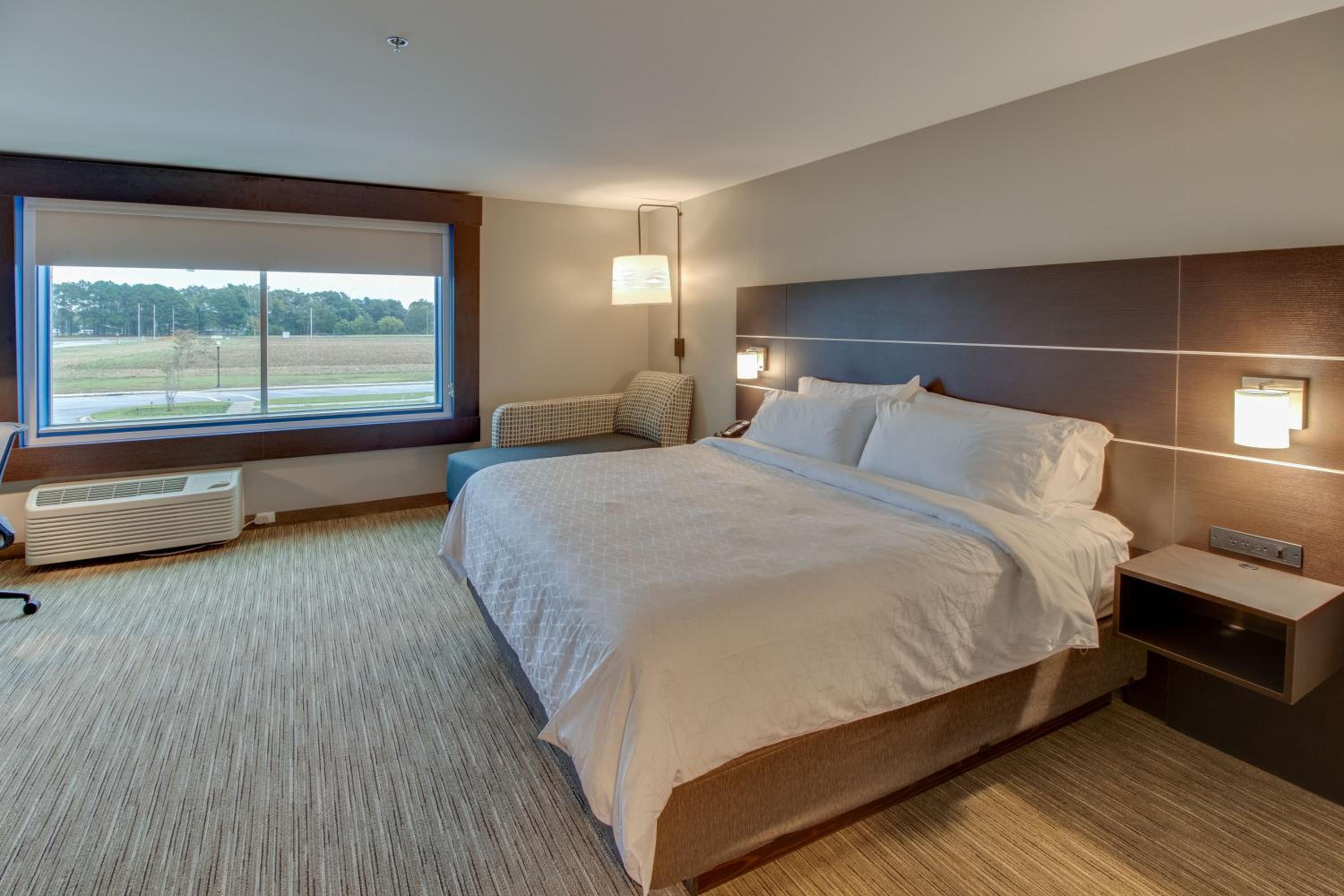 Standard King Room - Photo 1