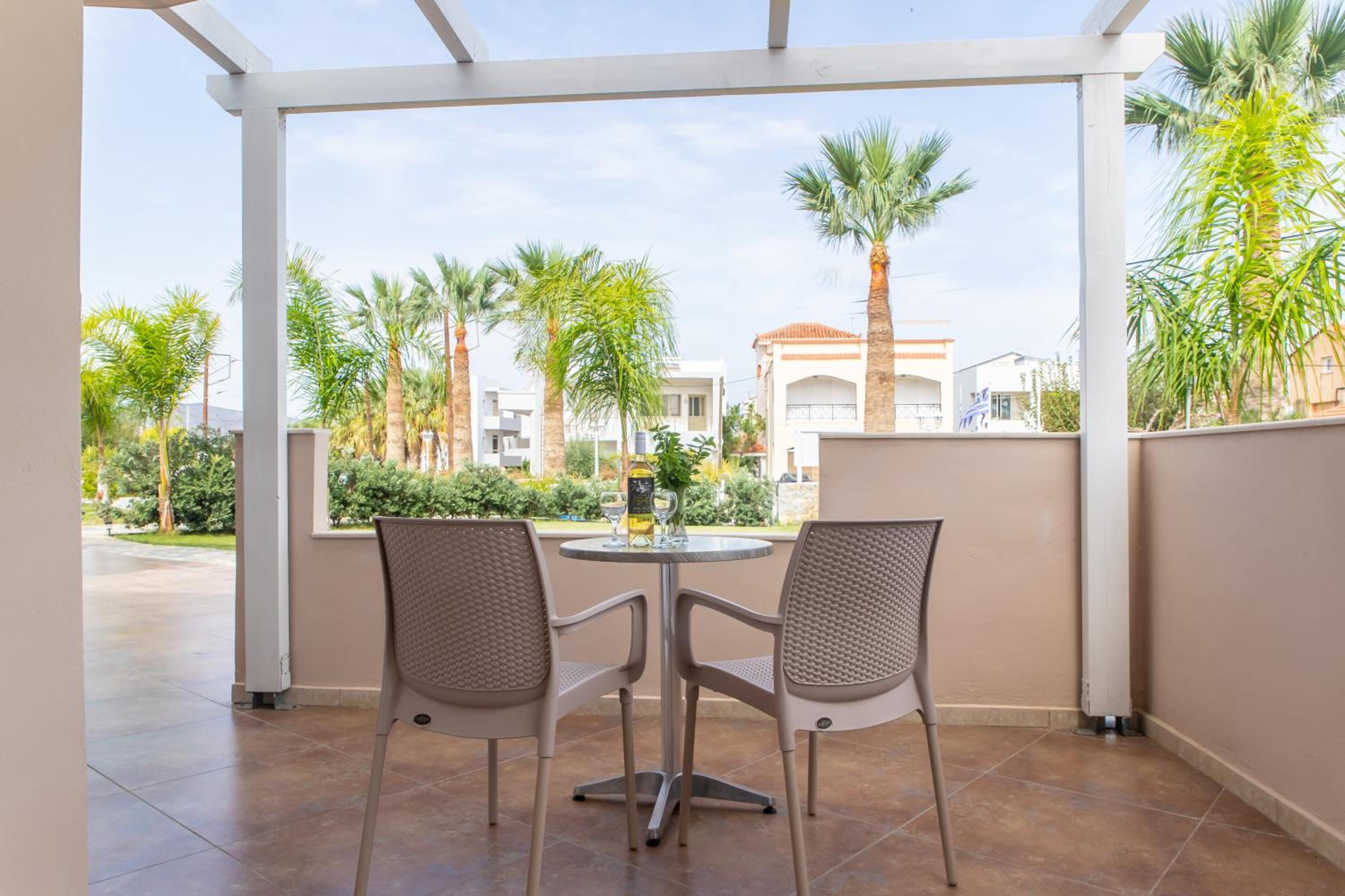 One-Bedroom Apartment with Garden View photo 2
