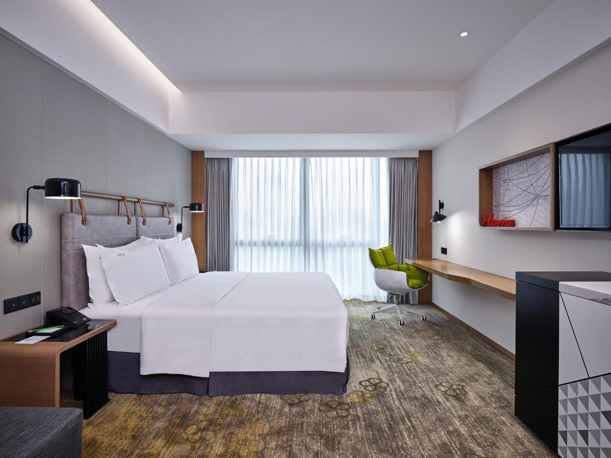 Standard King Room - Mid Floor - Photo 3