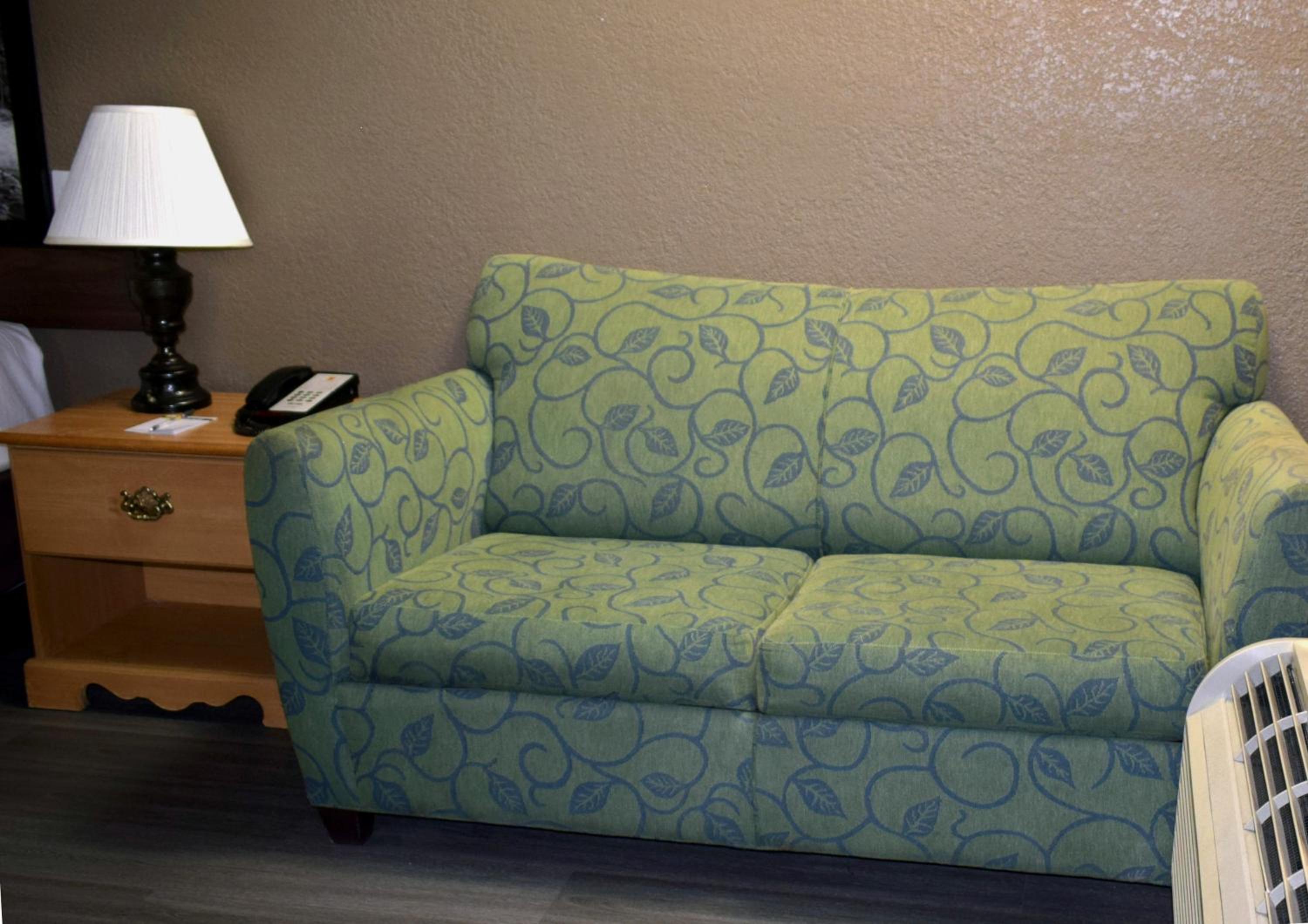 King Room - Non-Smoking - Photo 3