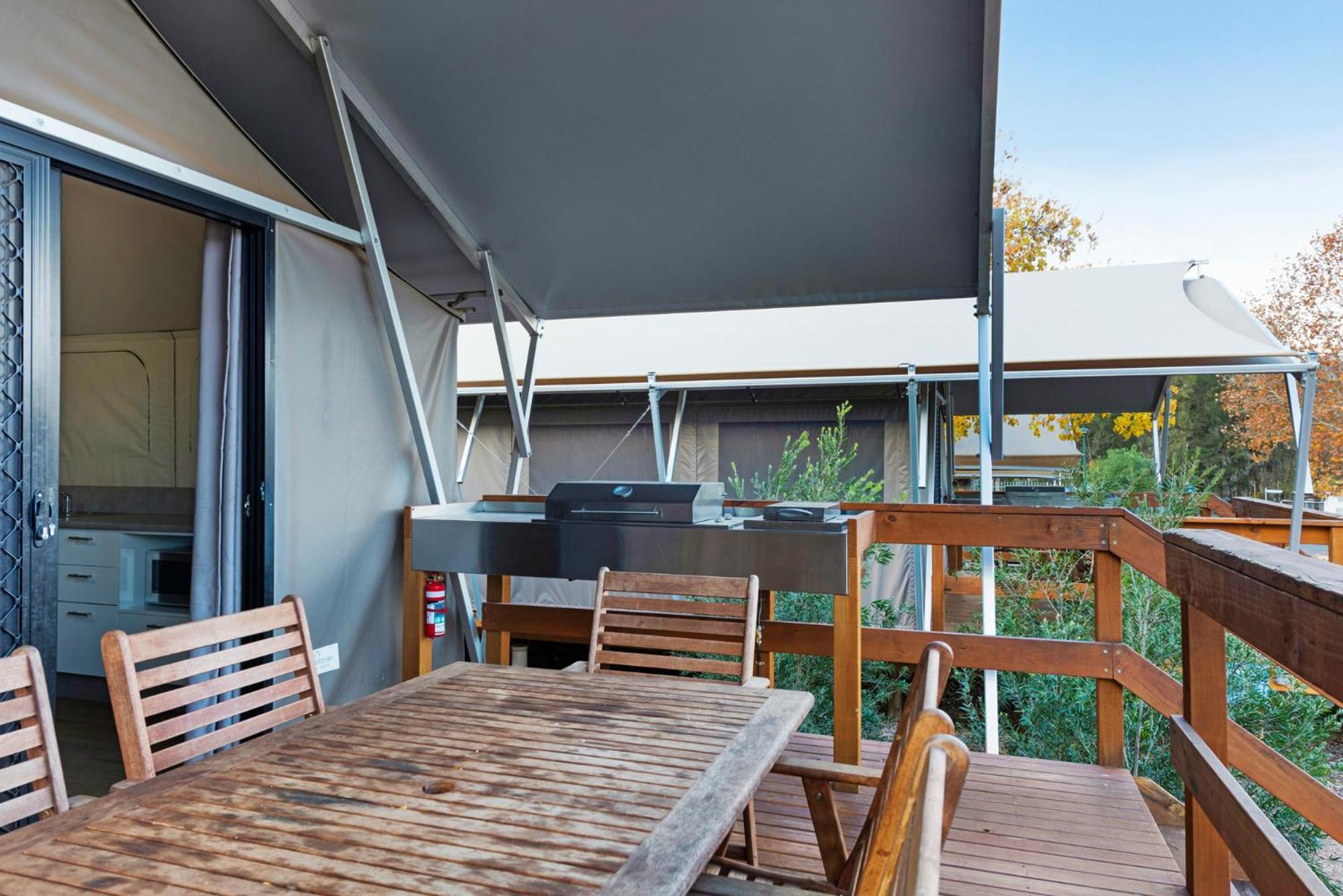 Deluxe Safari Tent - sleeps 6 photo 3