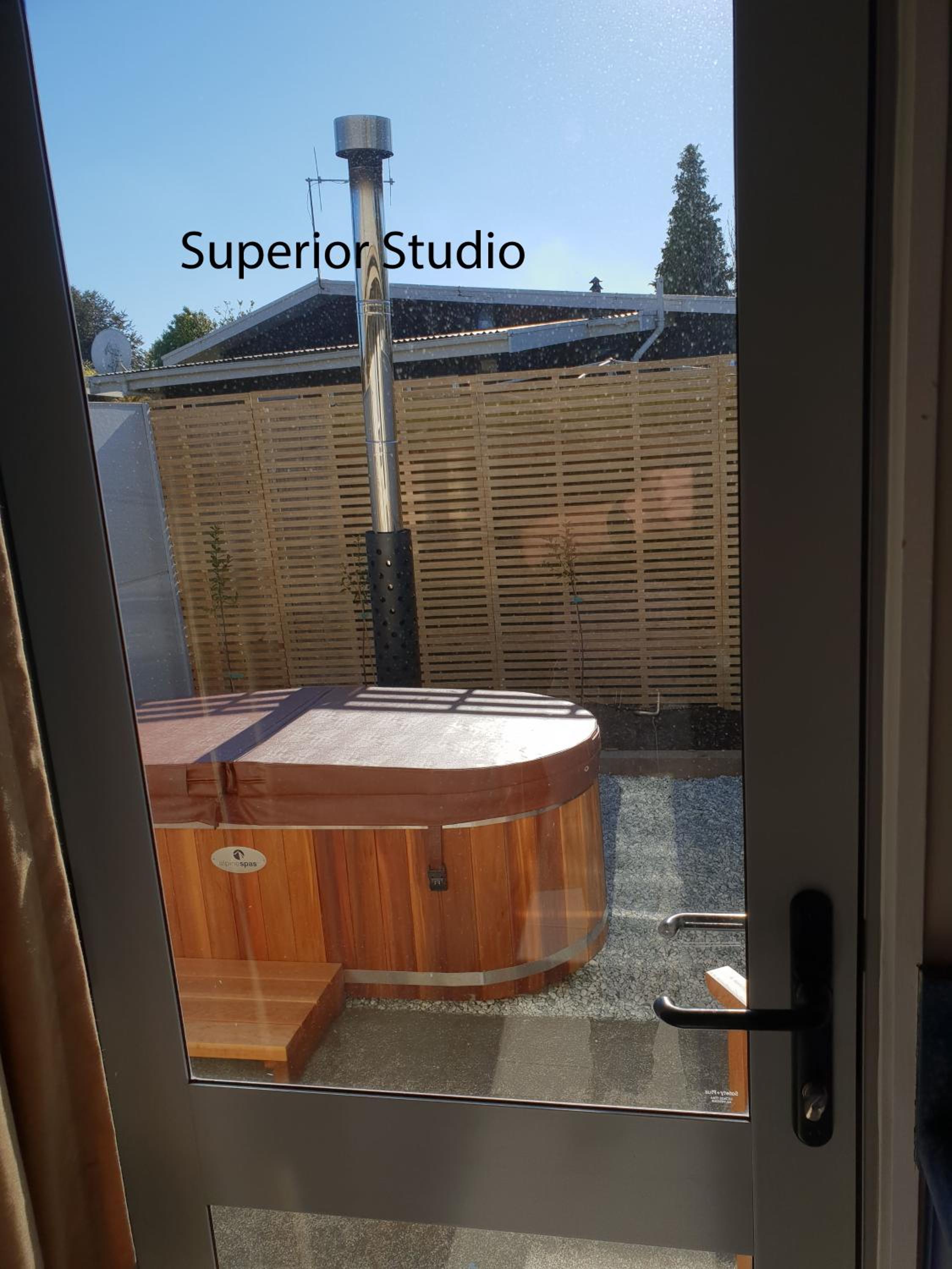 Studio with Hot Tub - Photo 5