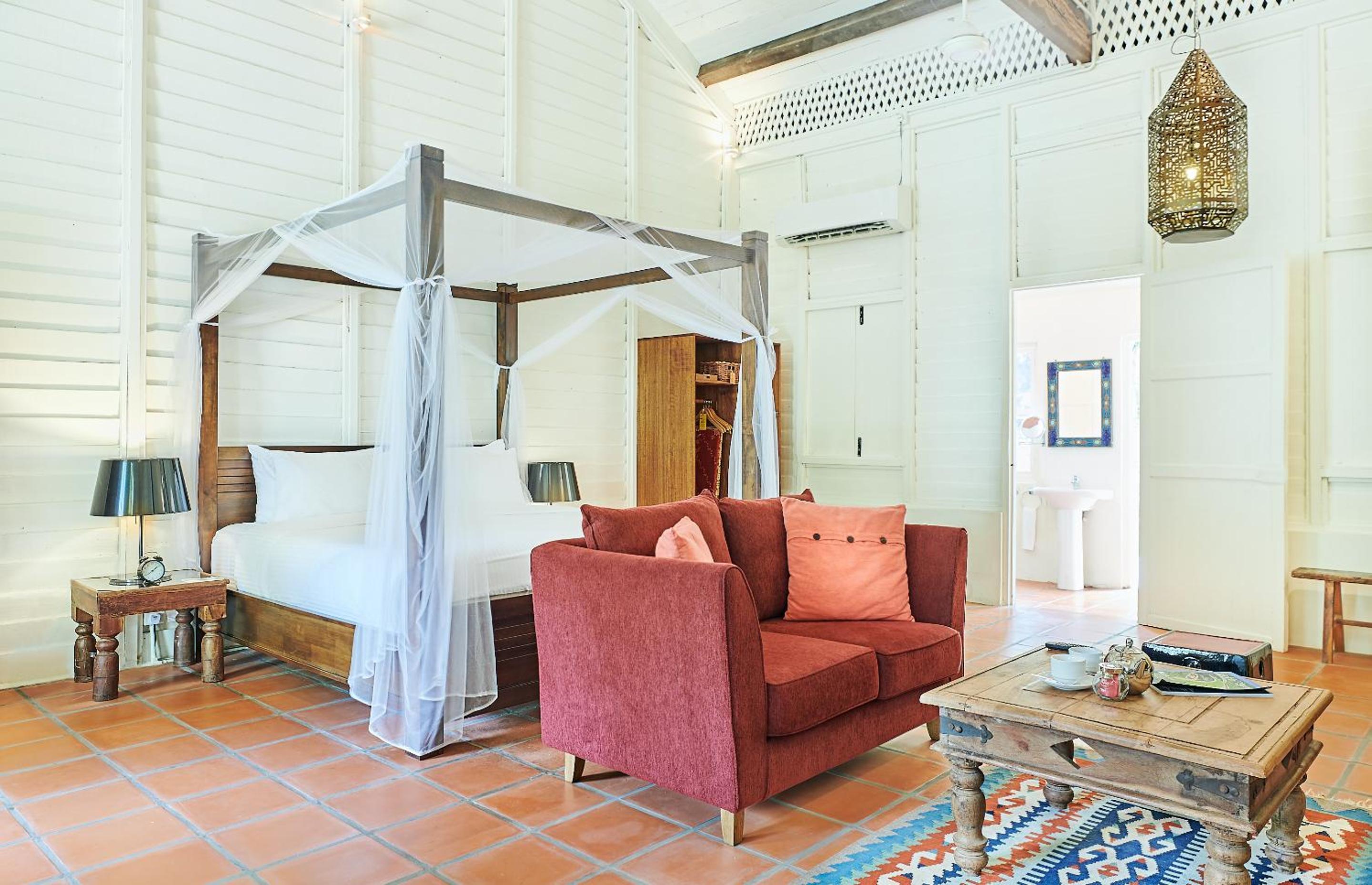 King Bed Suite with Private Garden - Estate House 2 - Photo 2