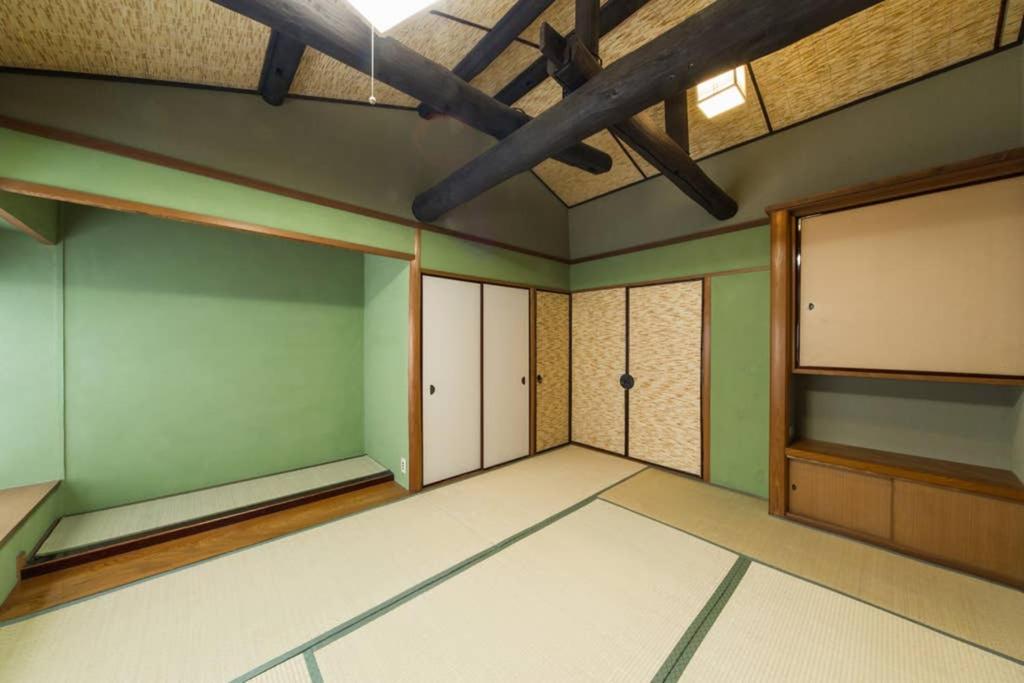 Two-Bedroom House - Photo 32