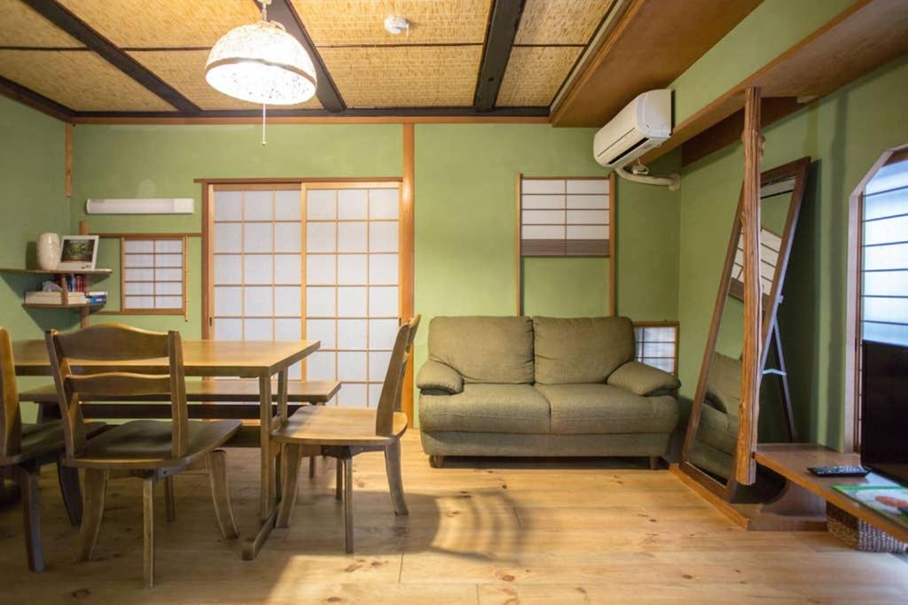 Two-Bedroom House - Photo 4