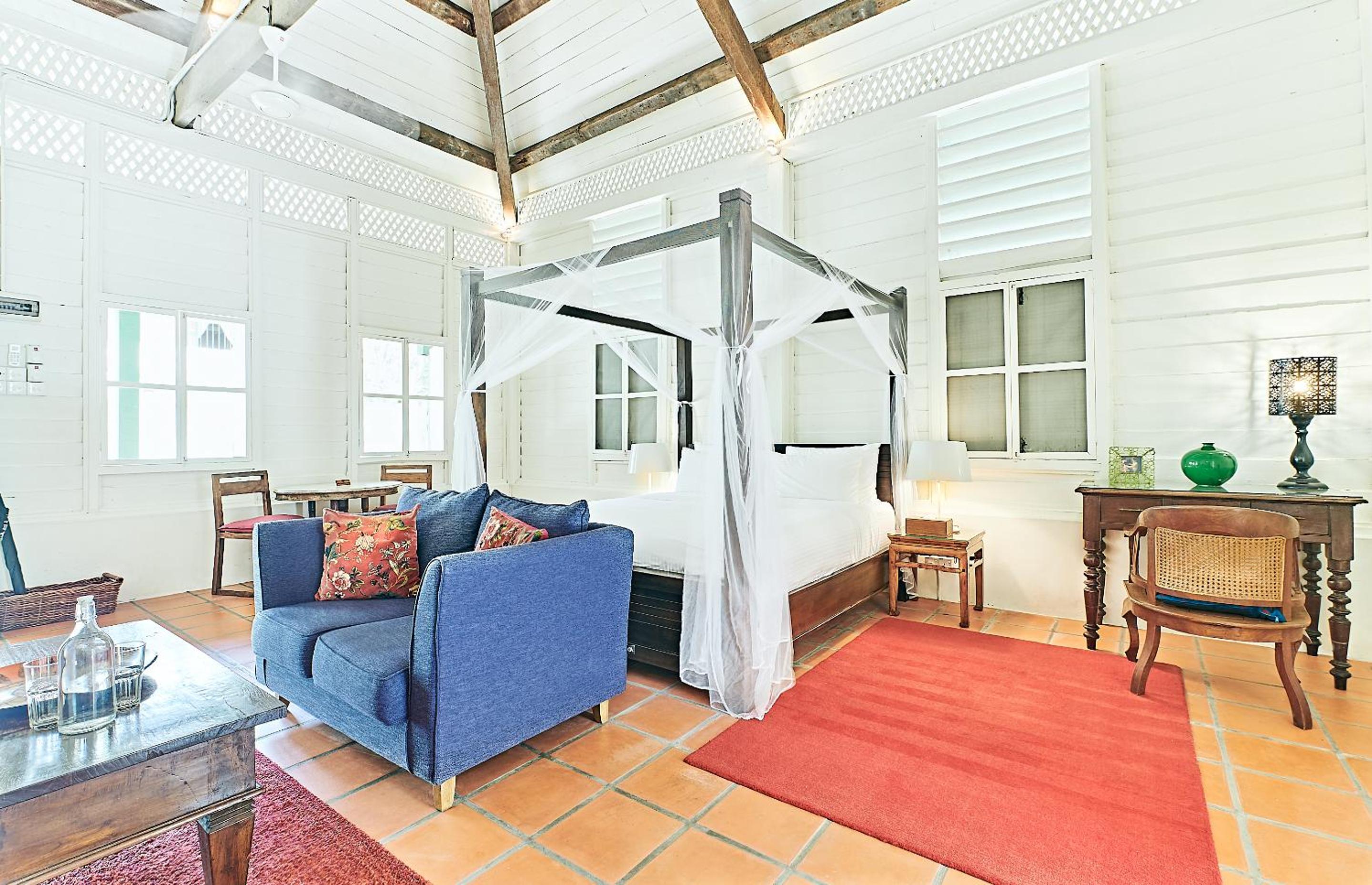 King Bed Suite with Private Garden - Estate House 1 - Photo 1
