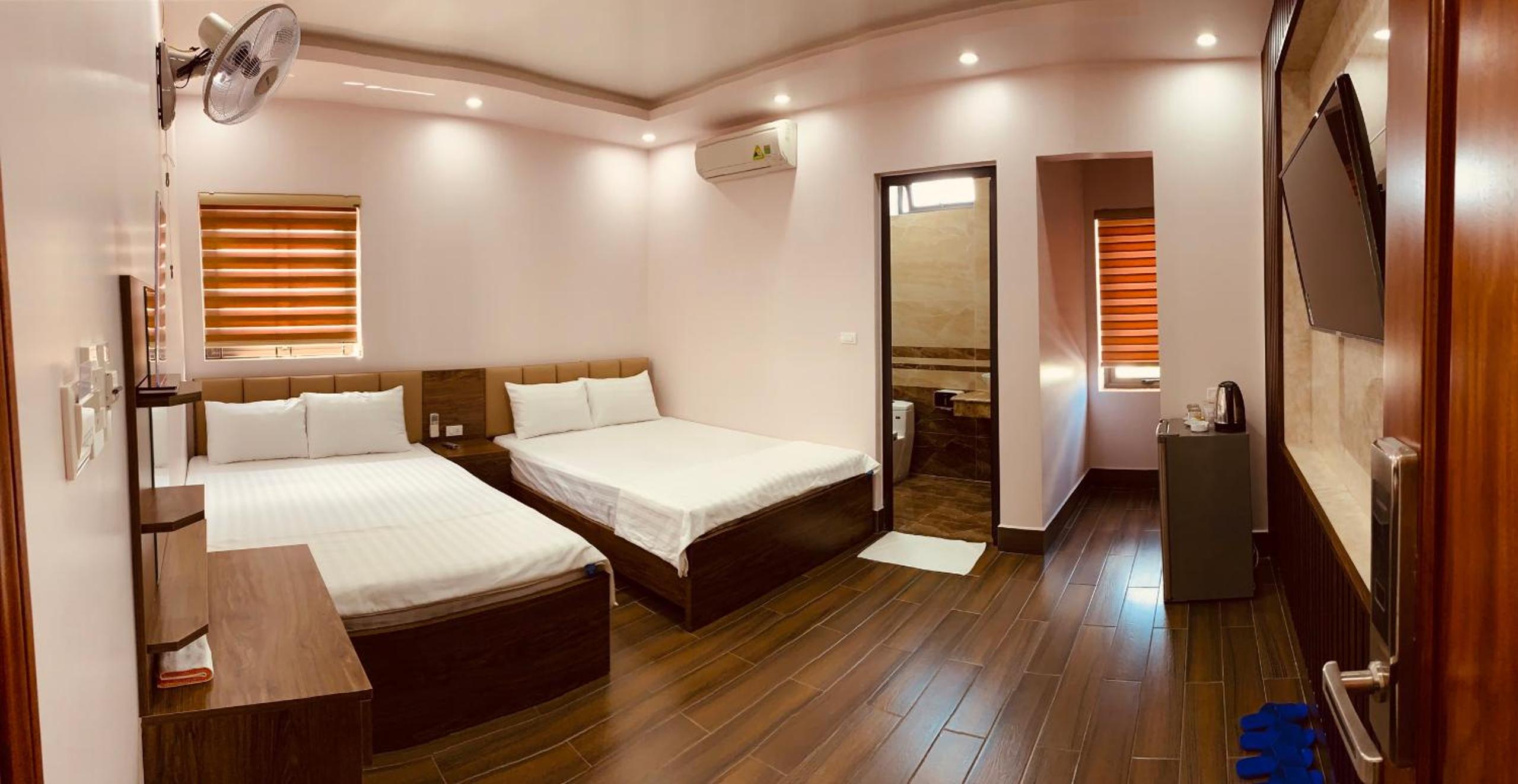 Large Twin Room photo 2