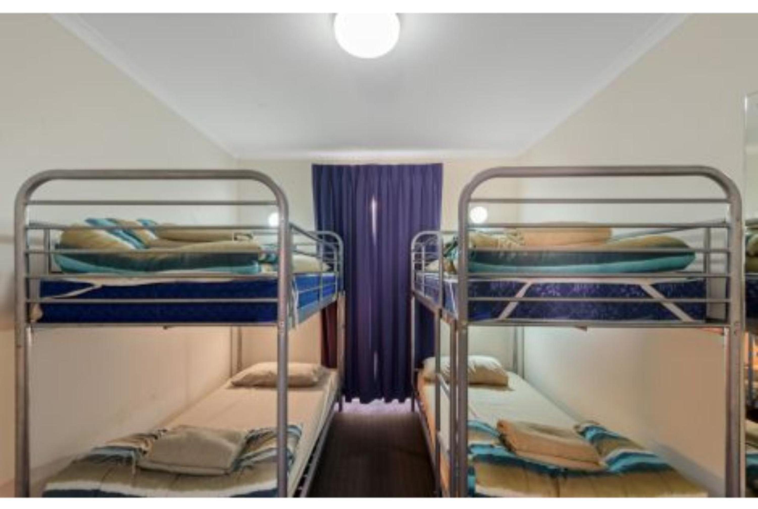 Deluxe 2 Bedroom Cabin - Sleeps 6 - Photo 11