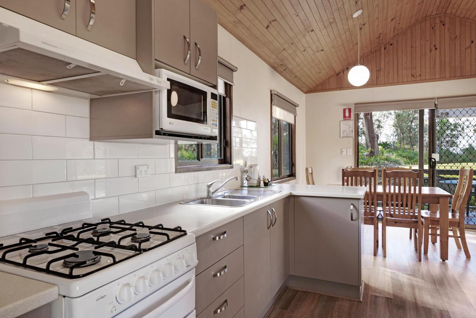 Superior 2 Bedroom Cabin - Sleeps 4 - Photo 5