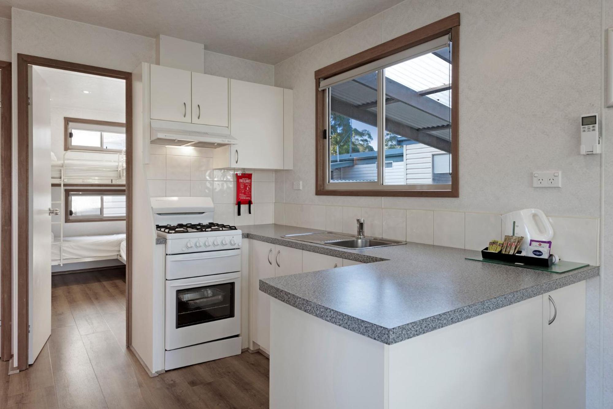 Standard 2 Bedroom Cabin - Photo 5