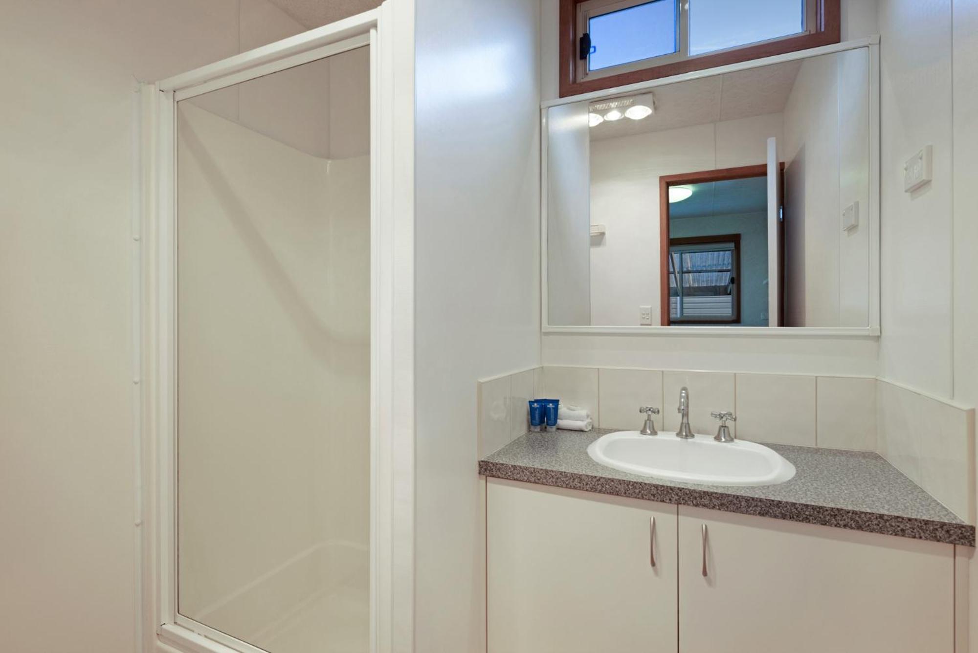 Standard 2 Bedroom Cabin - Photo 8
