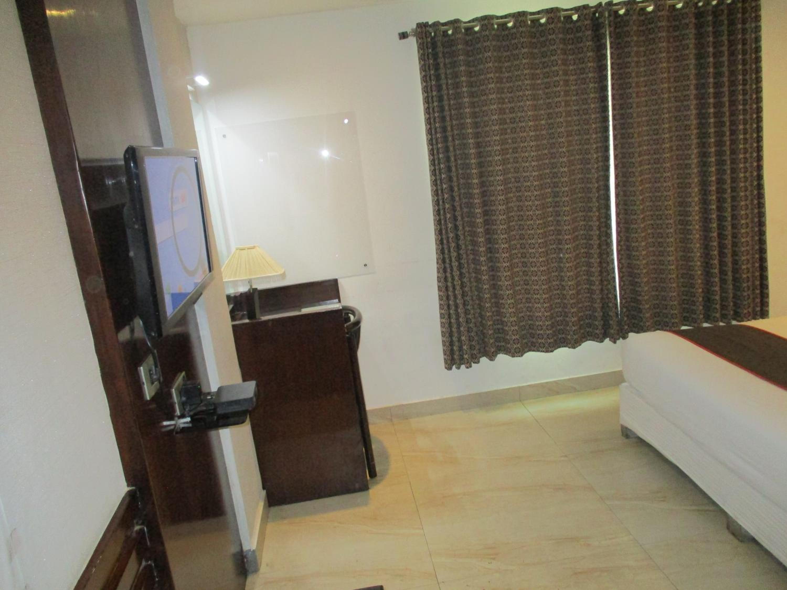 Standard Double Room - Photo 4