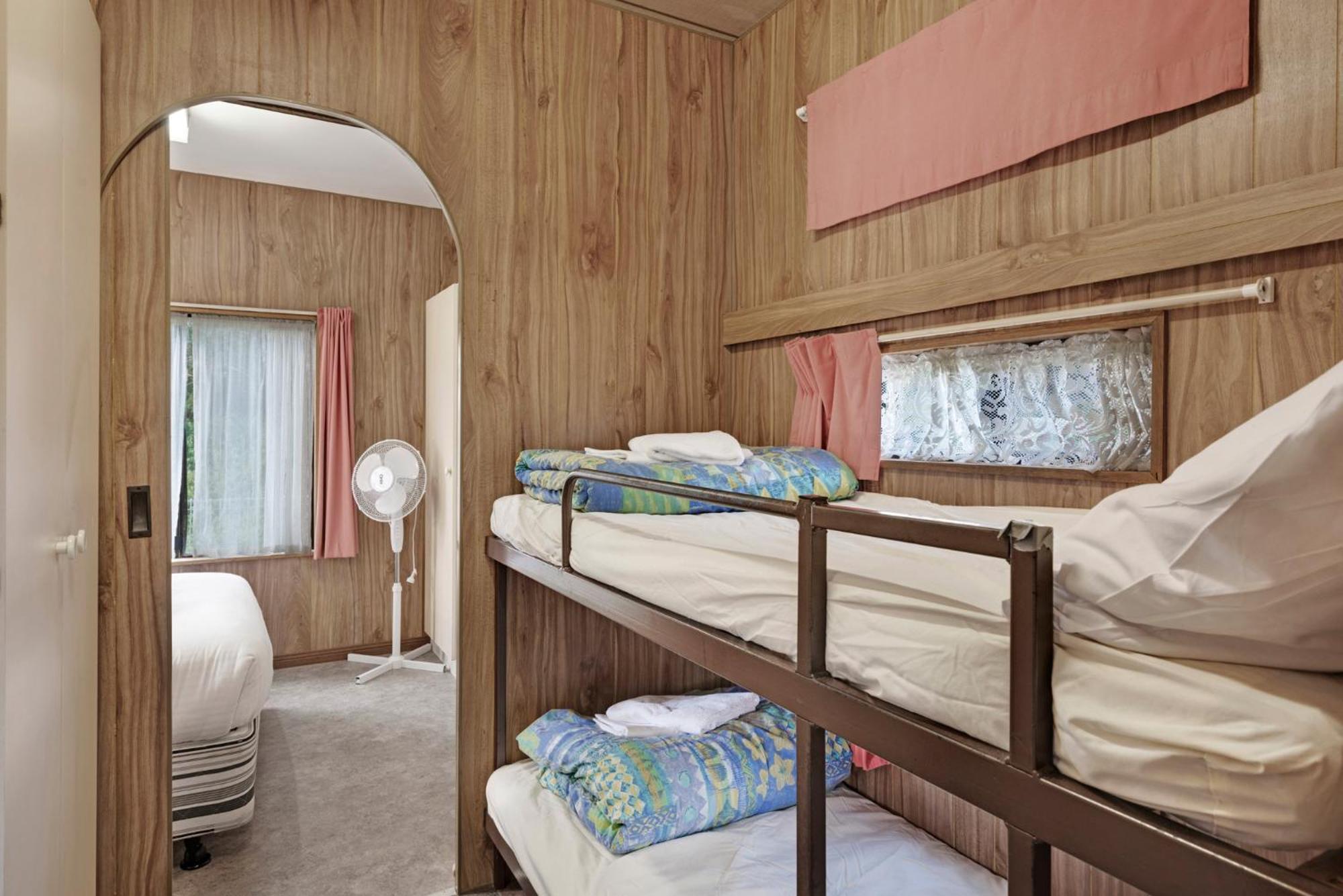 Economy 1 Bedroom Cabin - Photo 5