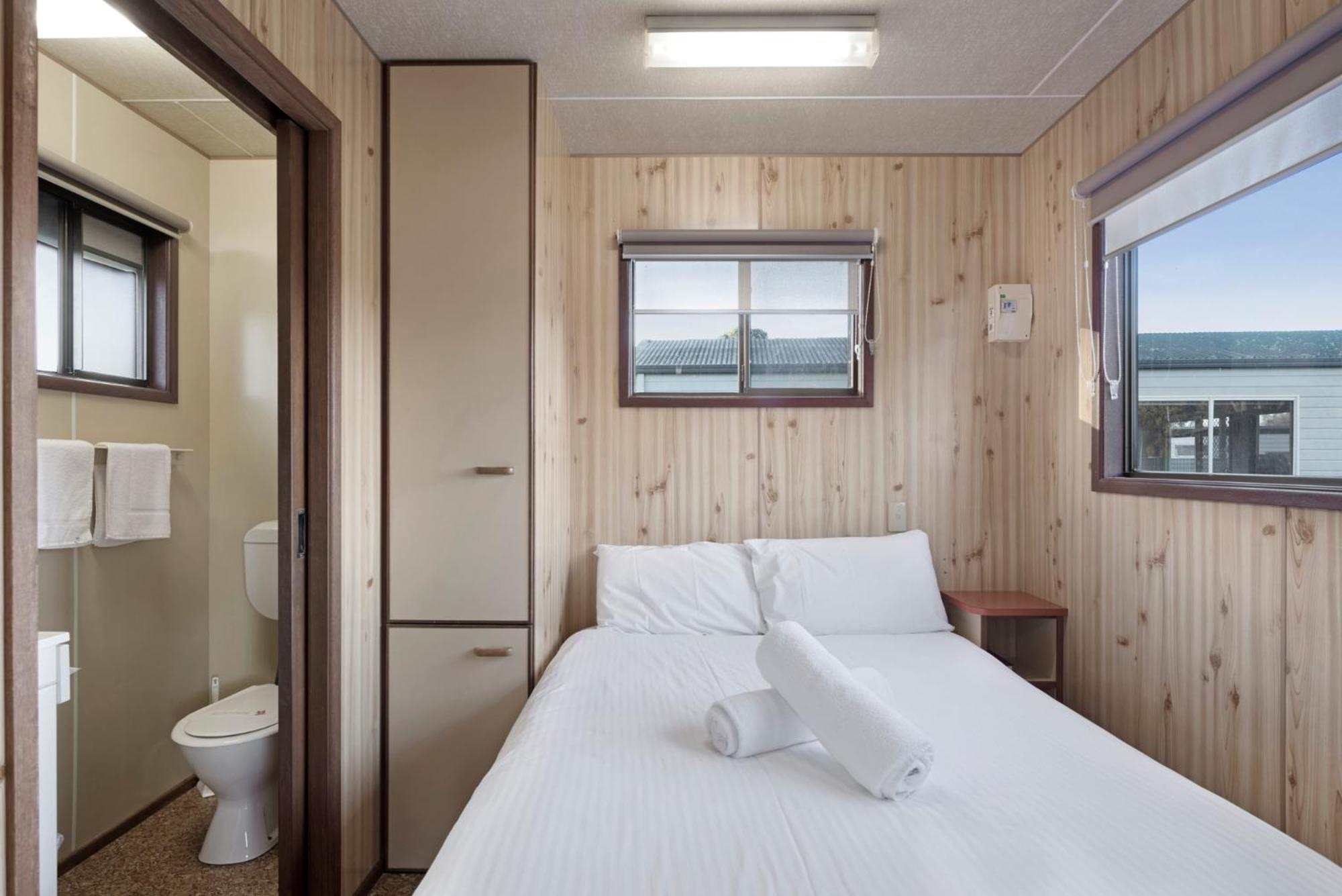 Economy Studio Cabin - Photo 7
